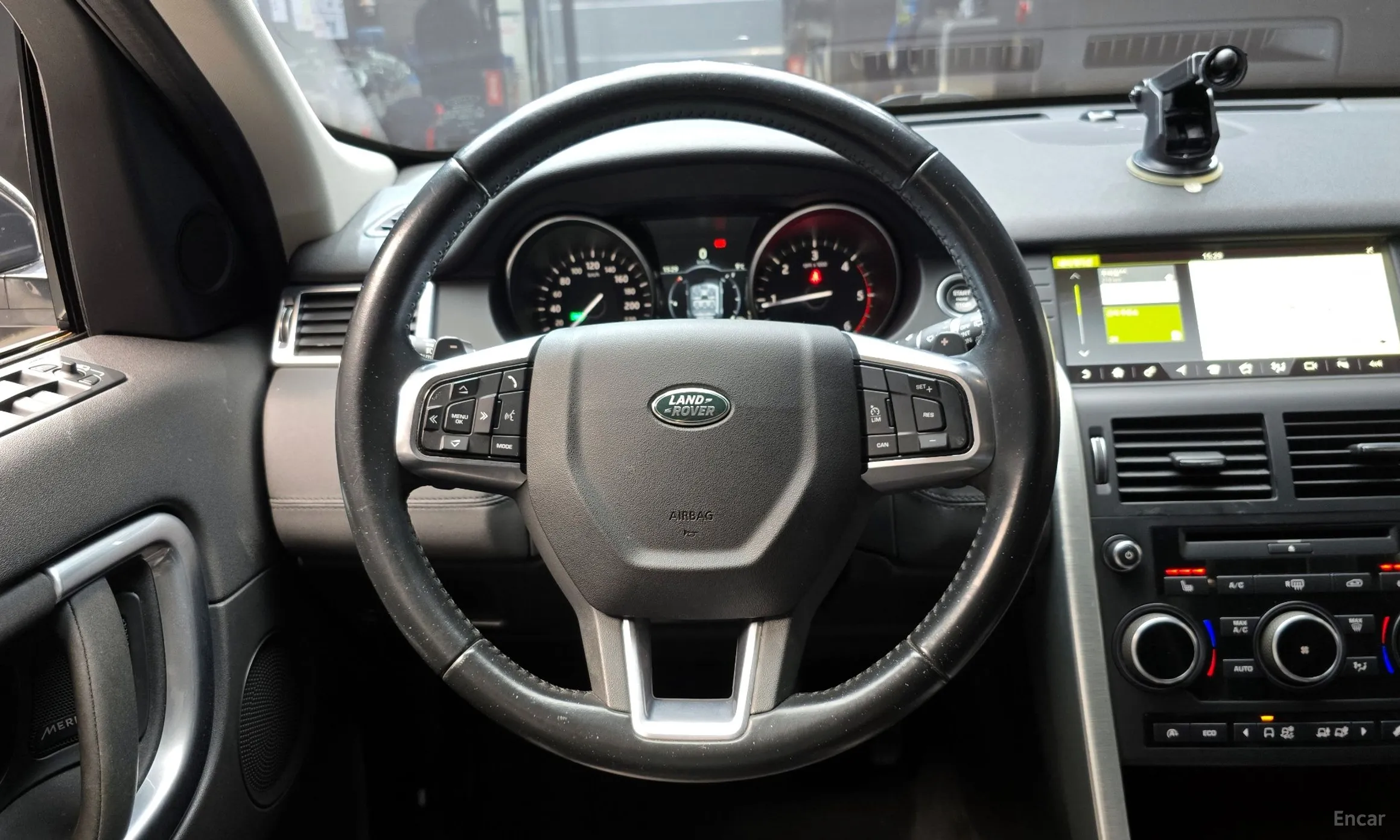 Land Rover Discovery Sports превью 14