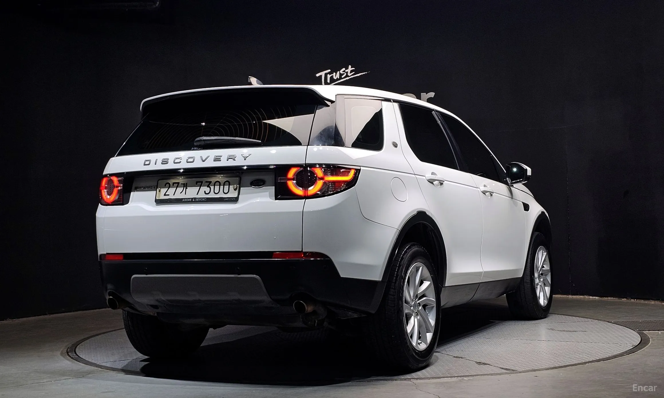 Land Rover Discovery Sports превью 2