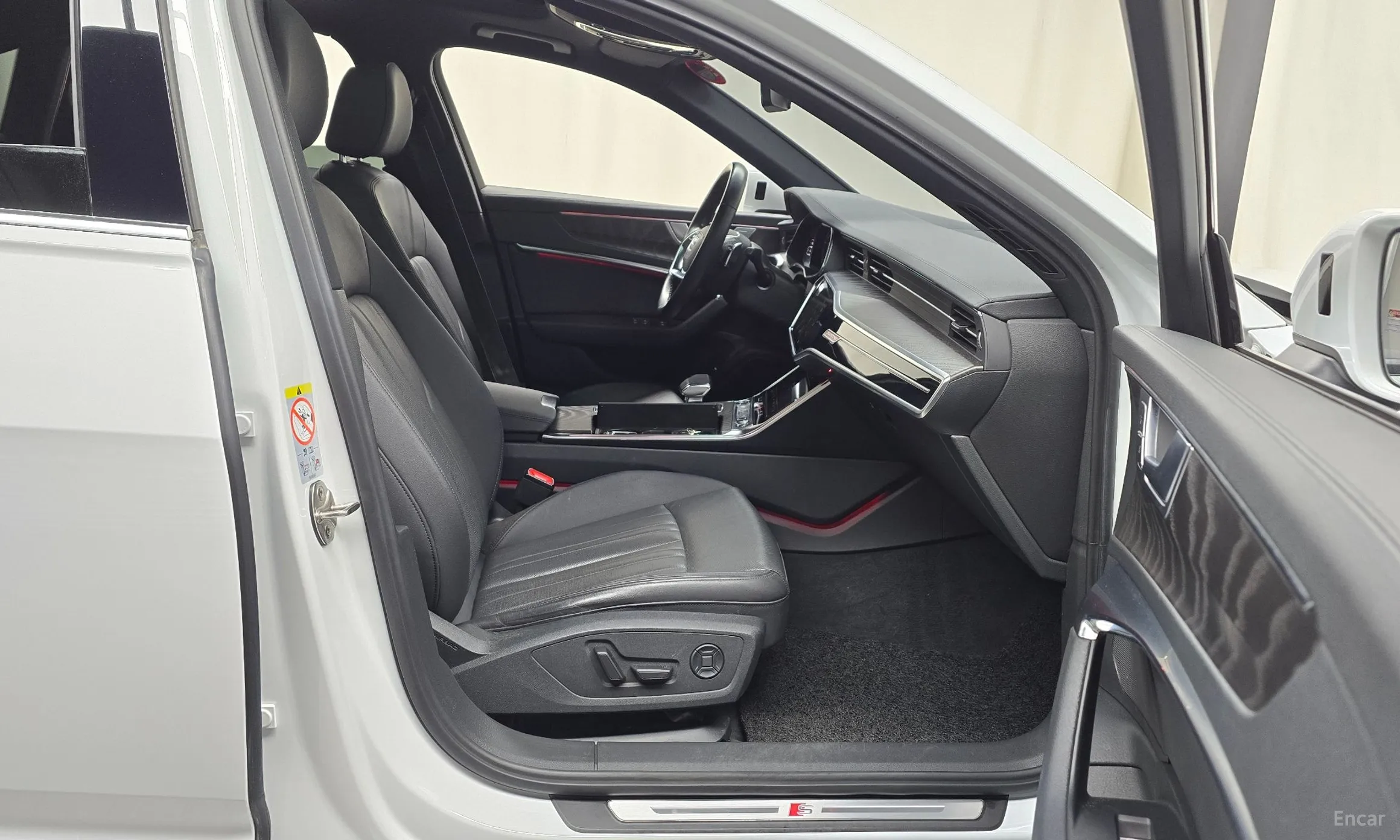 Audi A6 (C8) превью 10