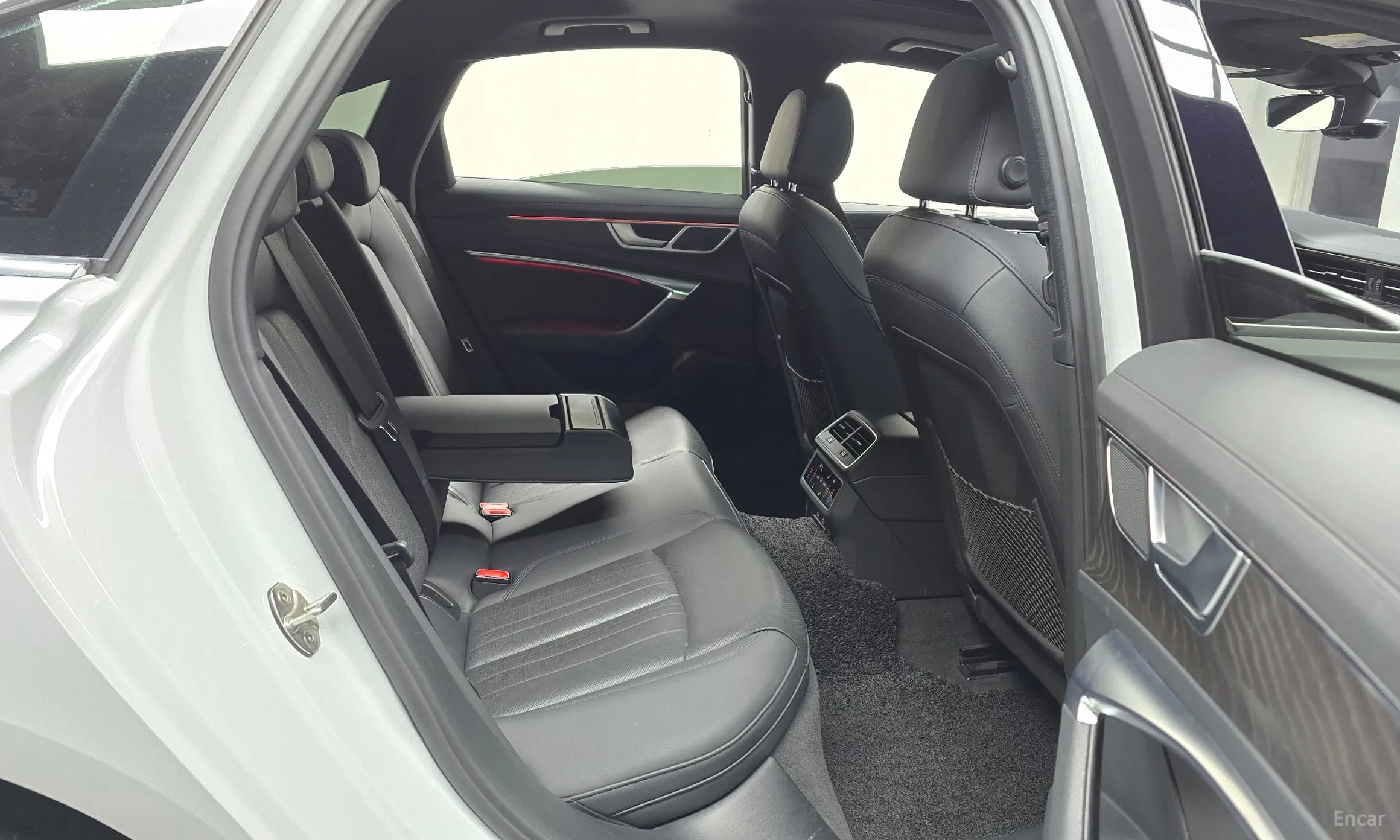 Audi A6 (C8) превью 12