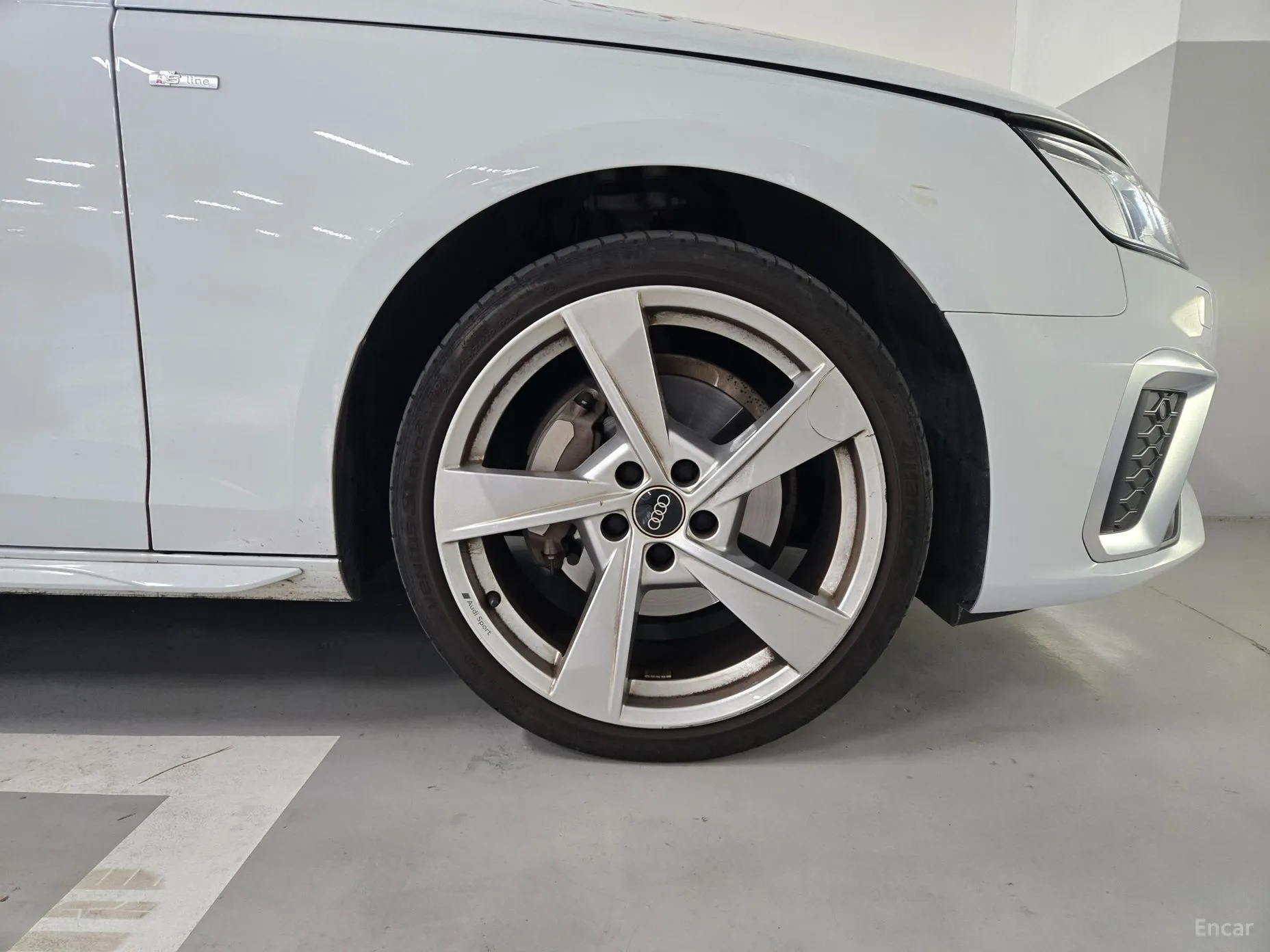 Audi A4 (B9) превью 5