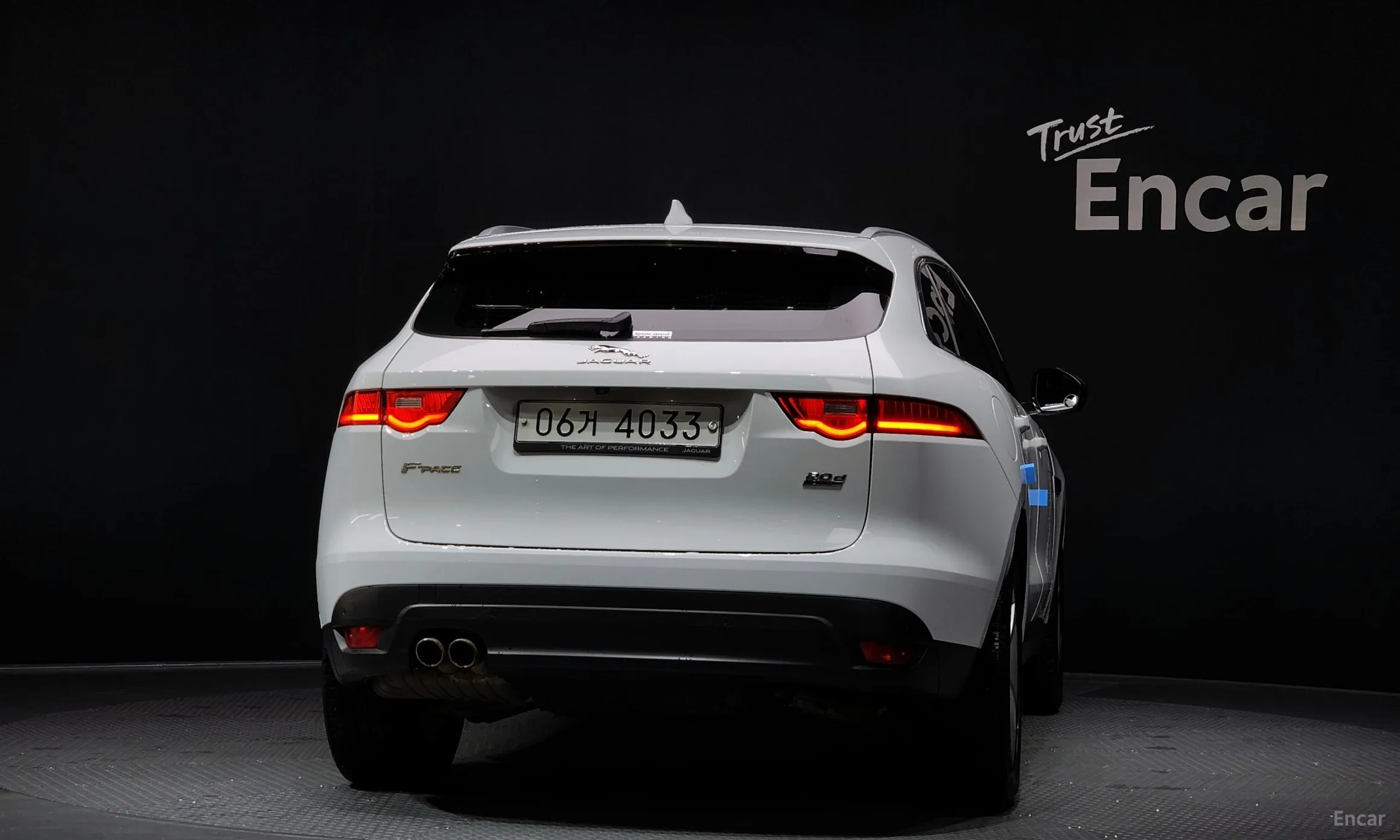 Jaguar F-PACE превью 4