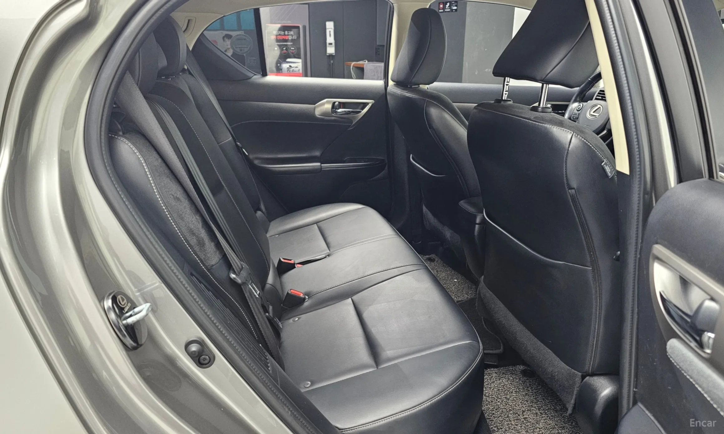 Lexus CT200h превью 12
