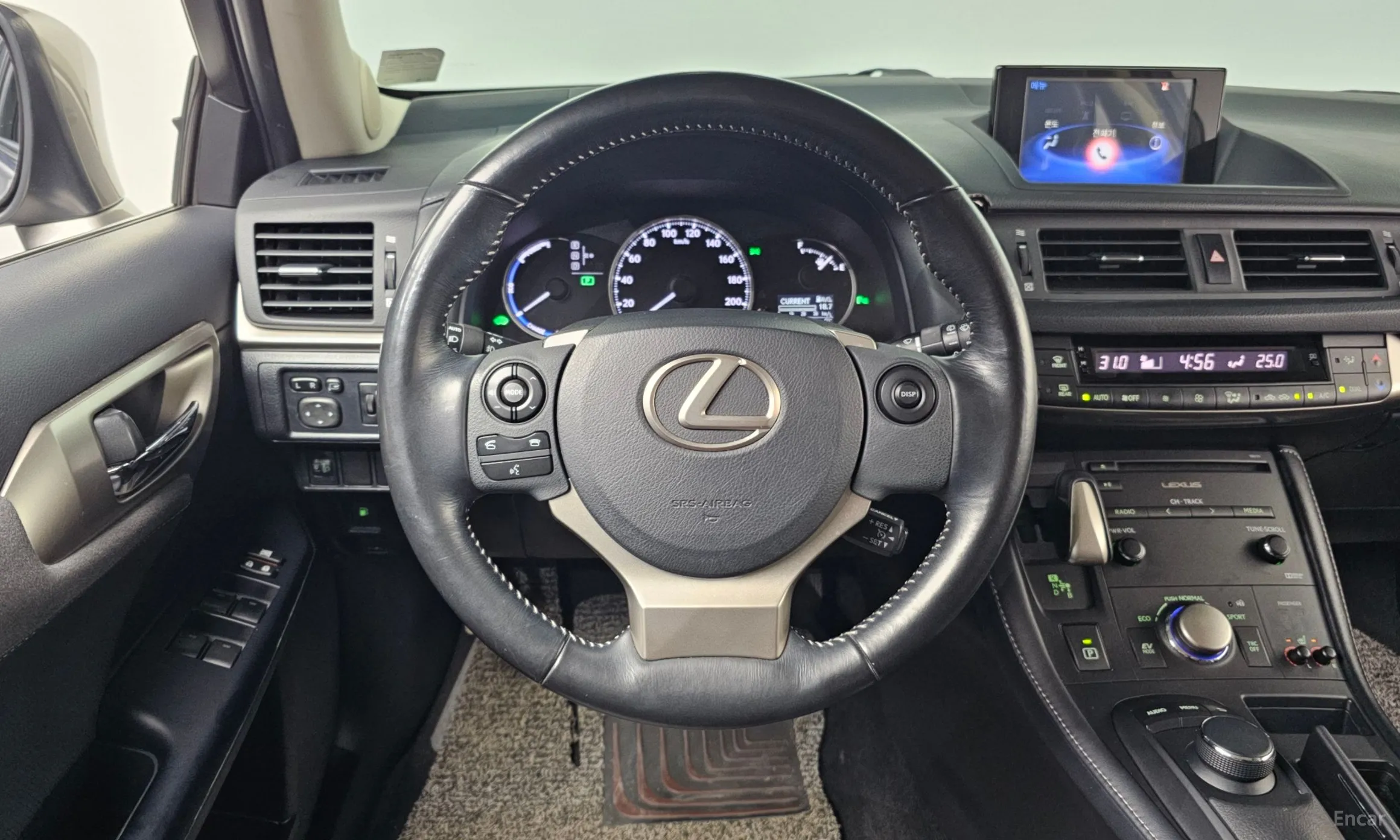 Lexus CT200h превью 13