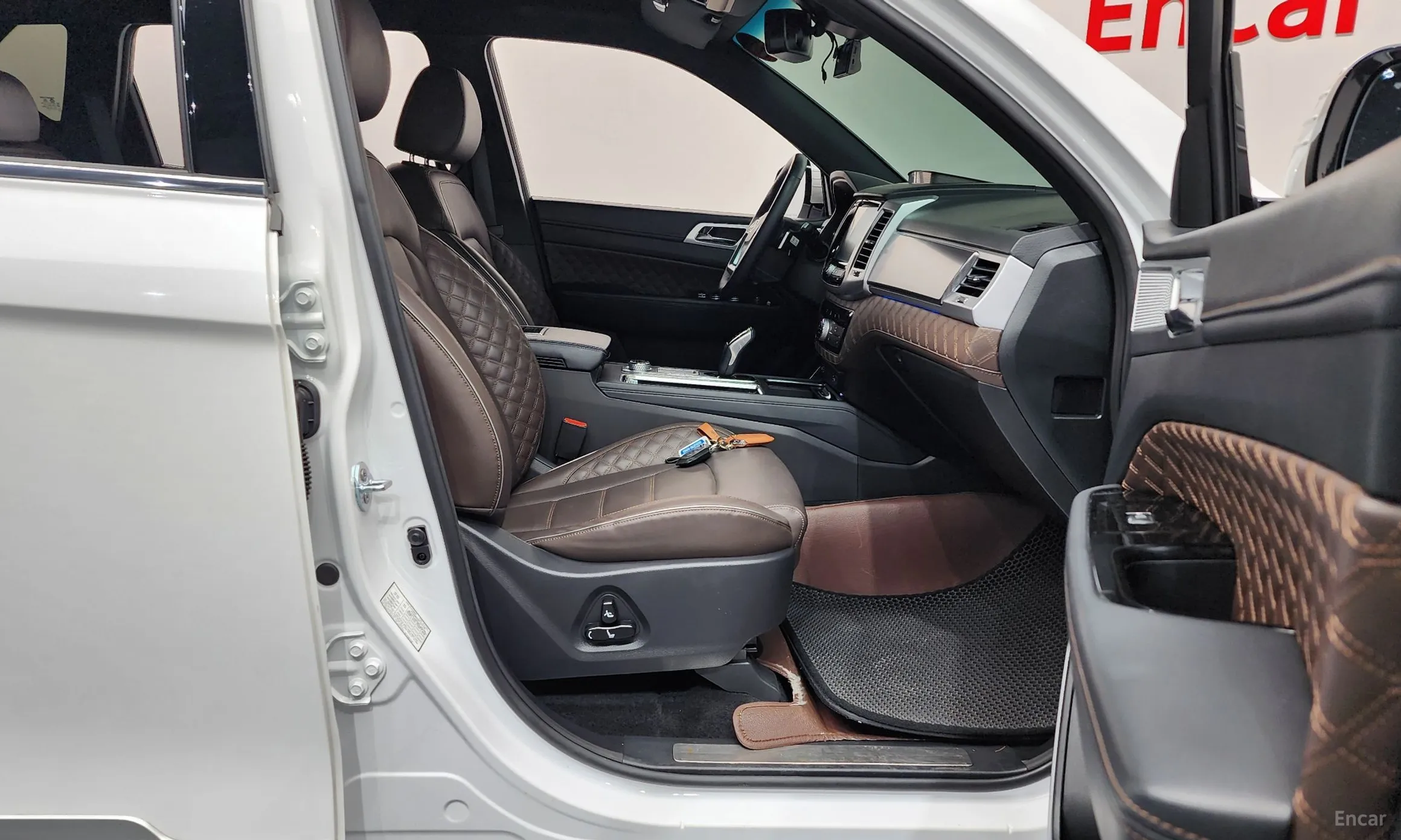 KG Mobility (SsangYong) Rexton превью 11