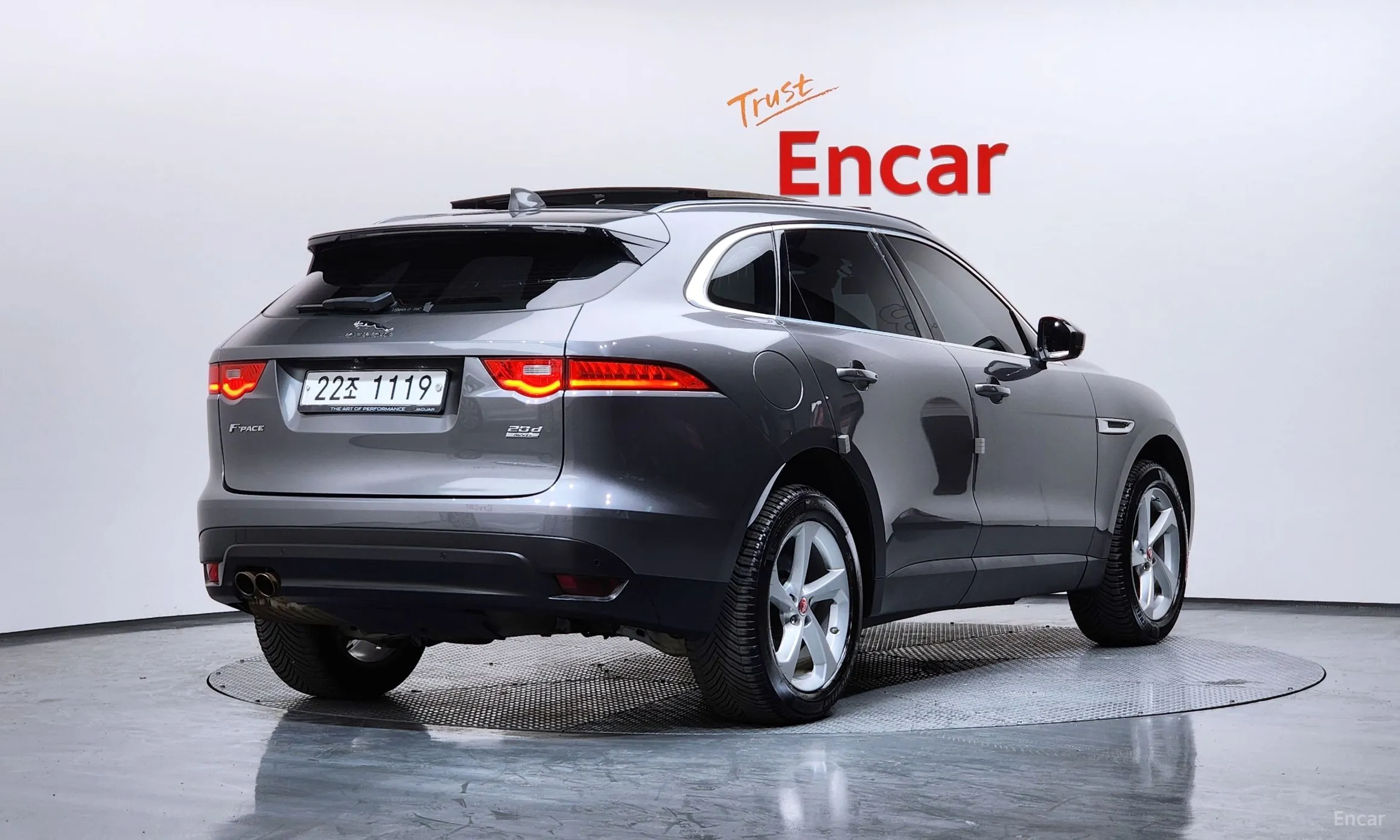 Jaguar F-PACE превью 2
