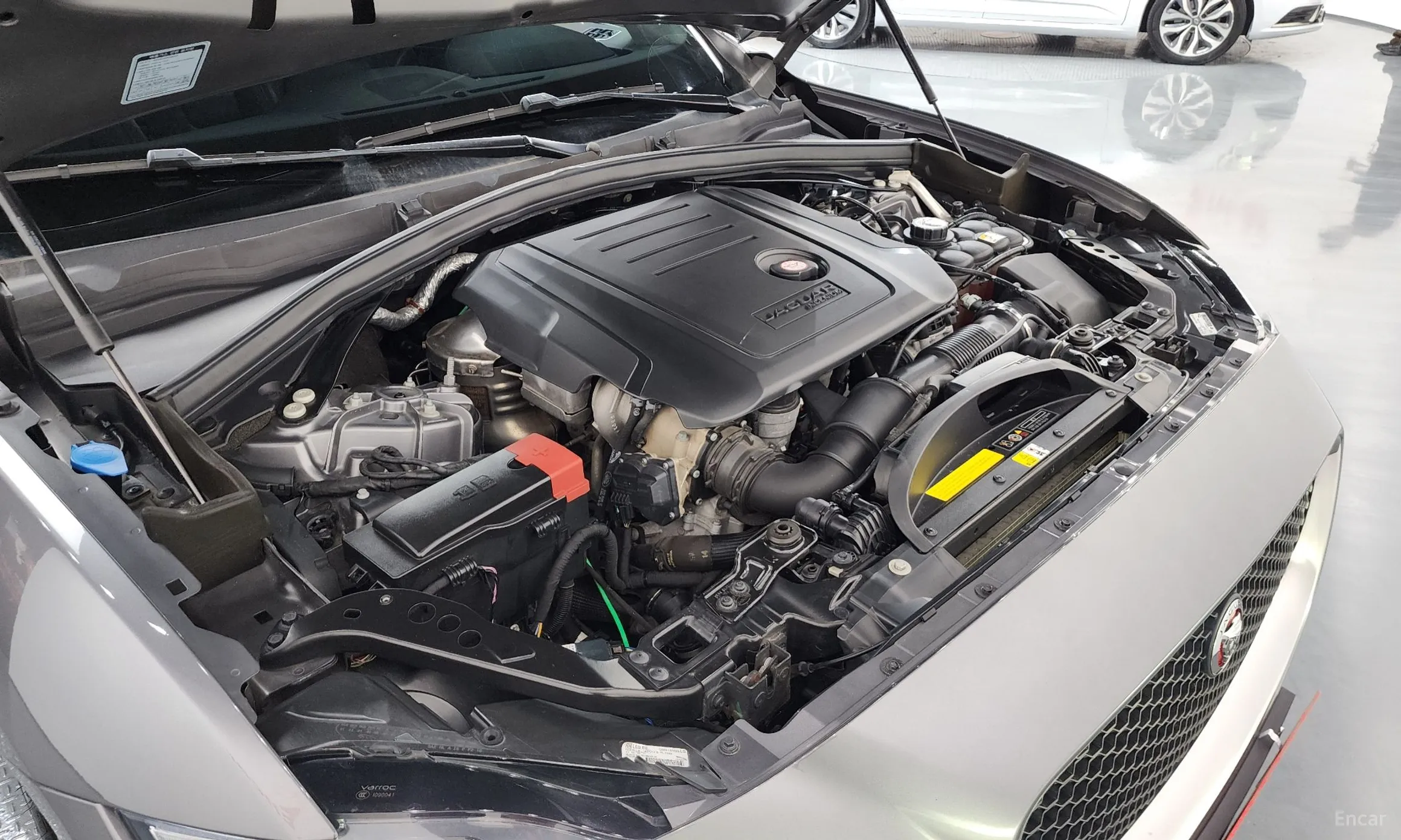 Jaguar F-PACE превью 6