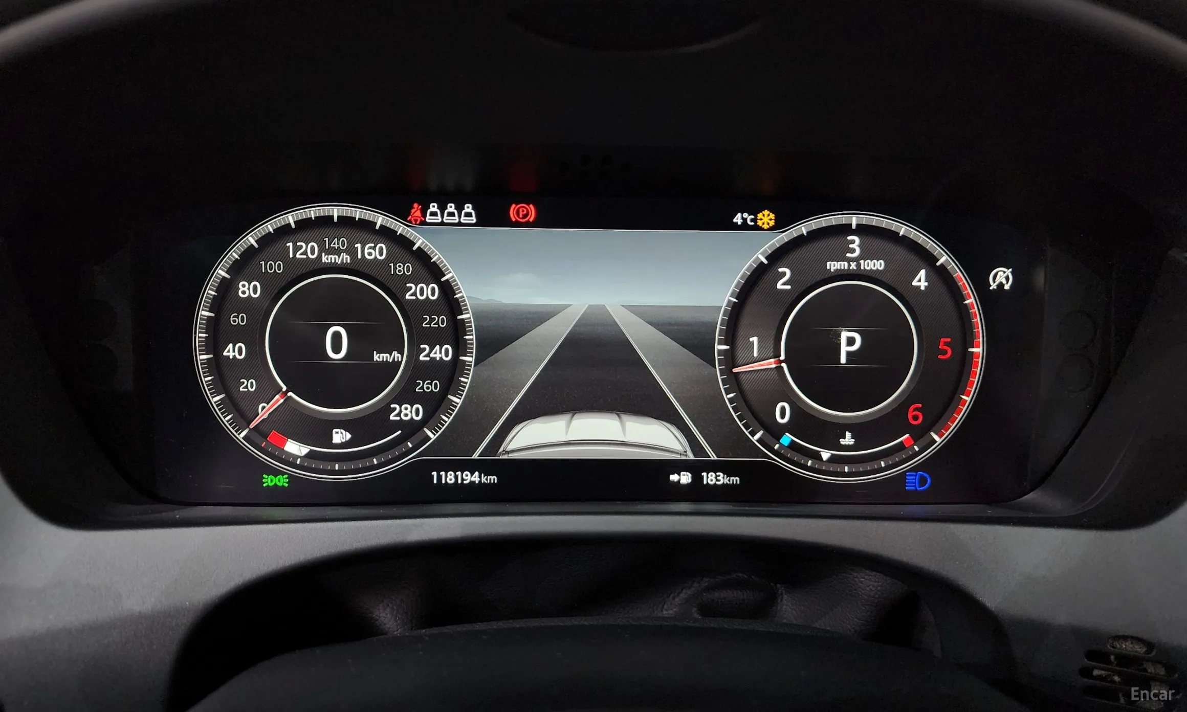 Jaguar F-PACE превью 8
