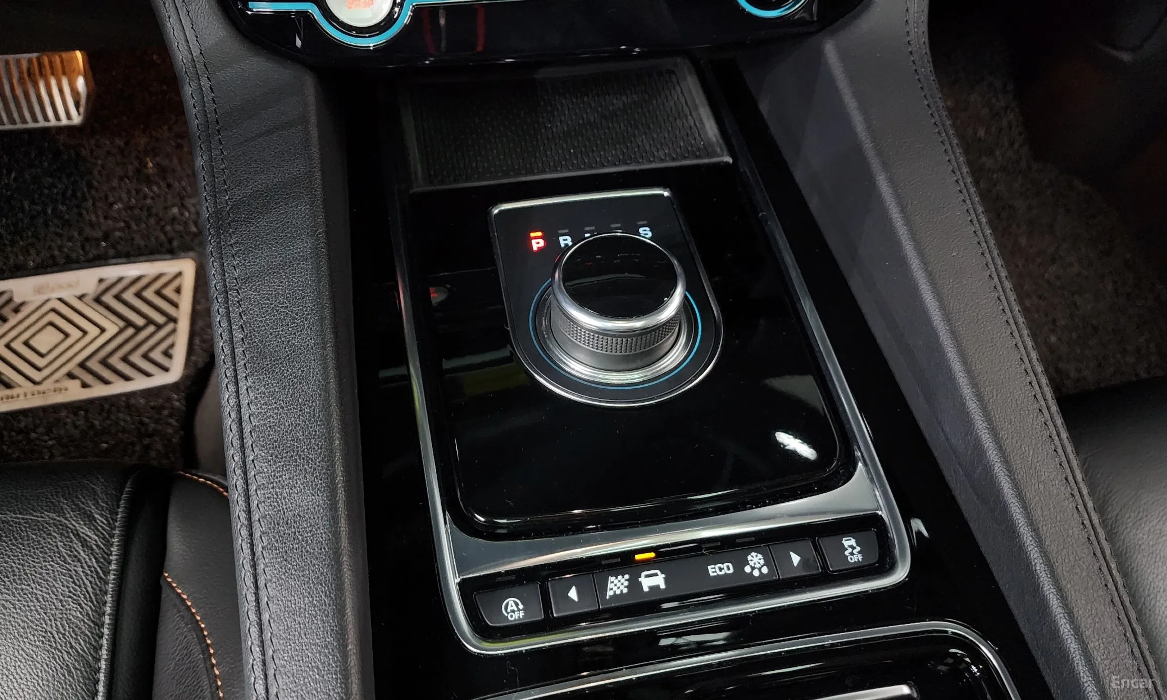 Jaguar F-PACE превью 9