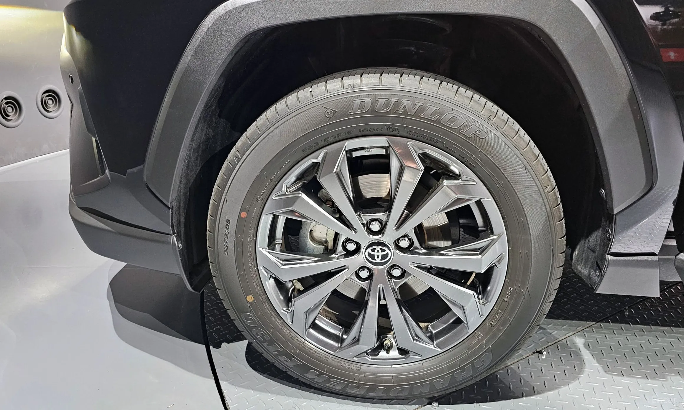 Toyota RAV4 5th Generation превью 5