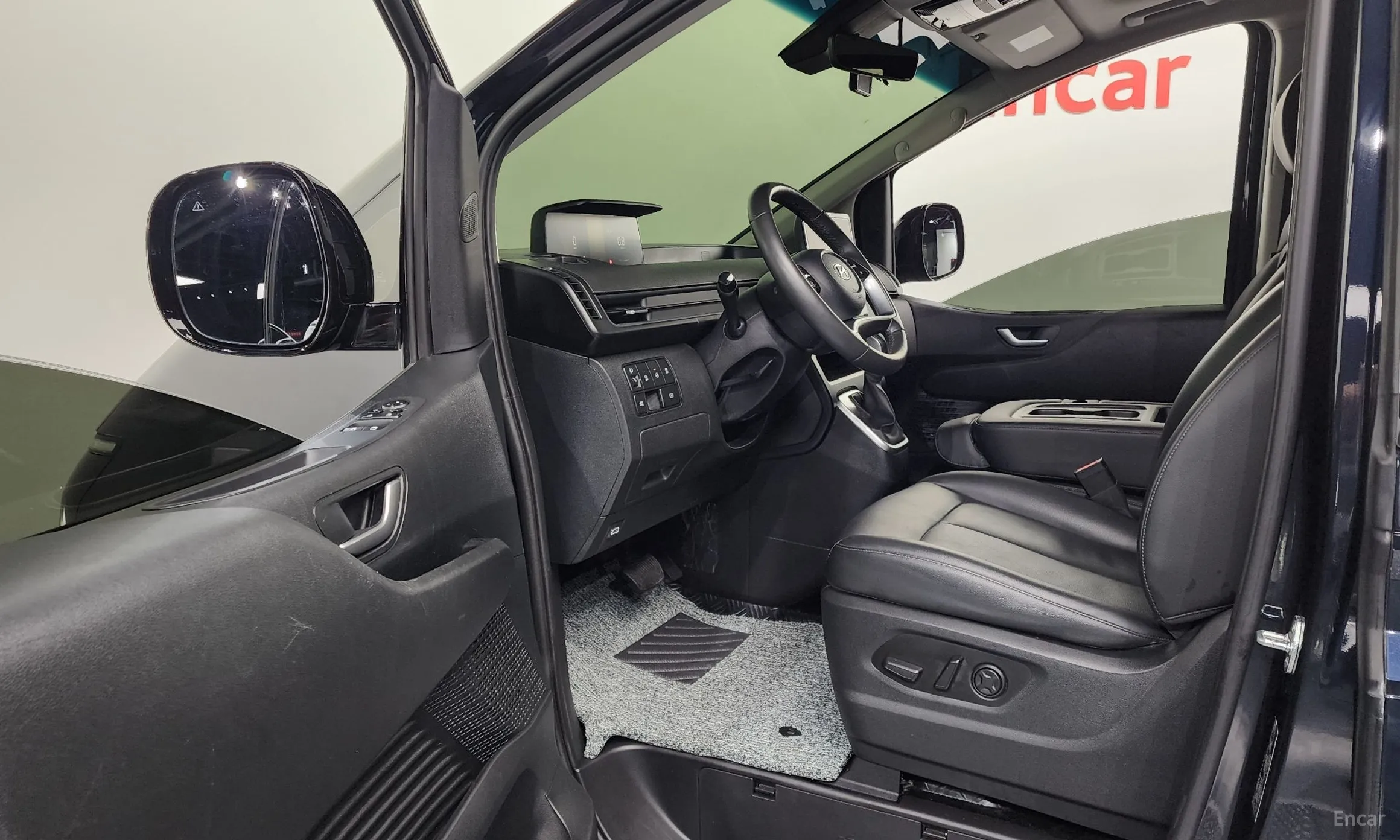 Hyundai Staria превью 10