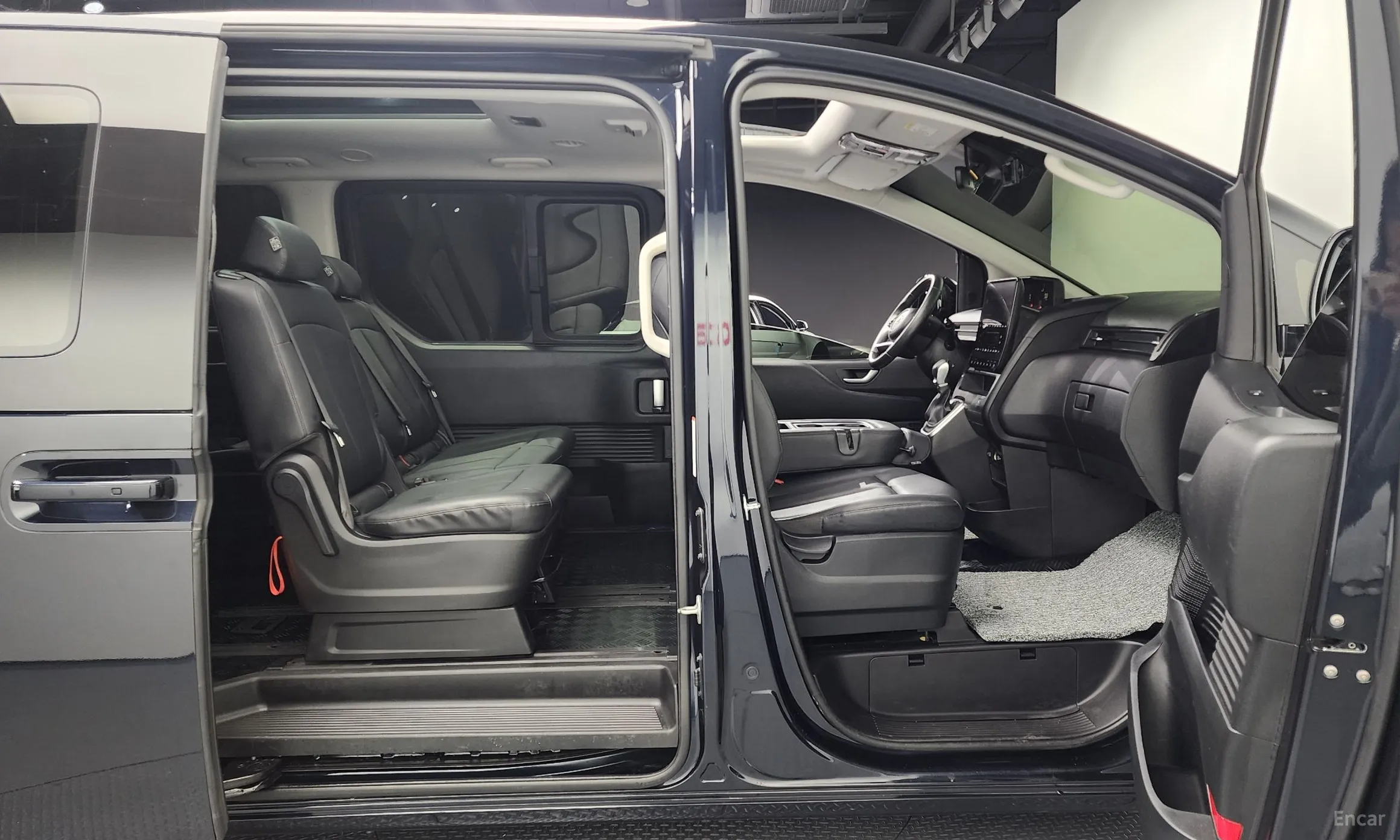 Hyundai Staria превью 11