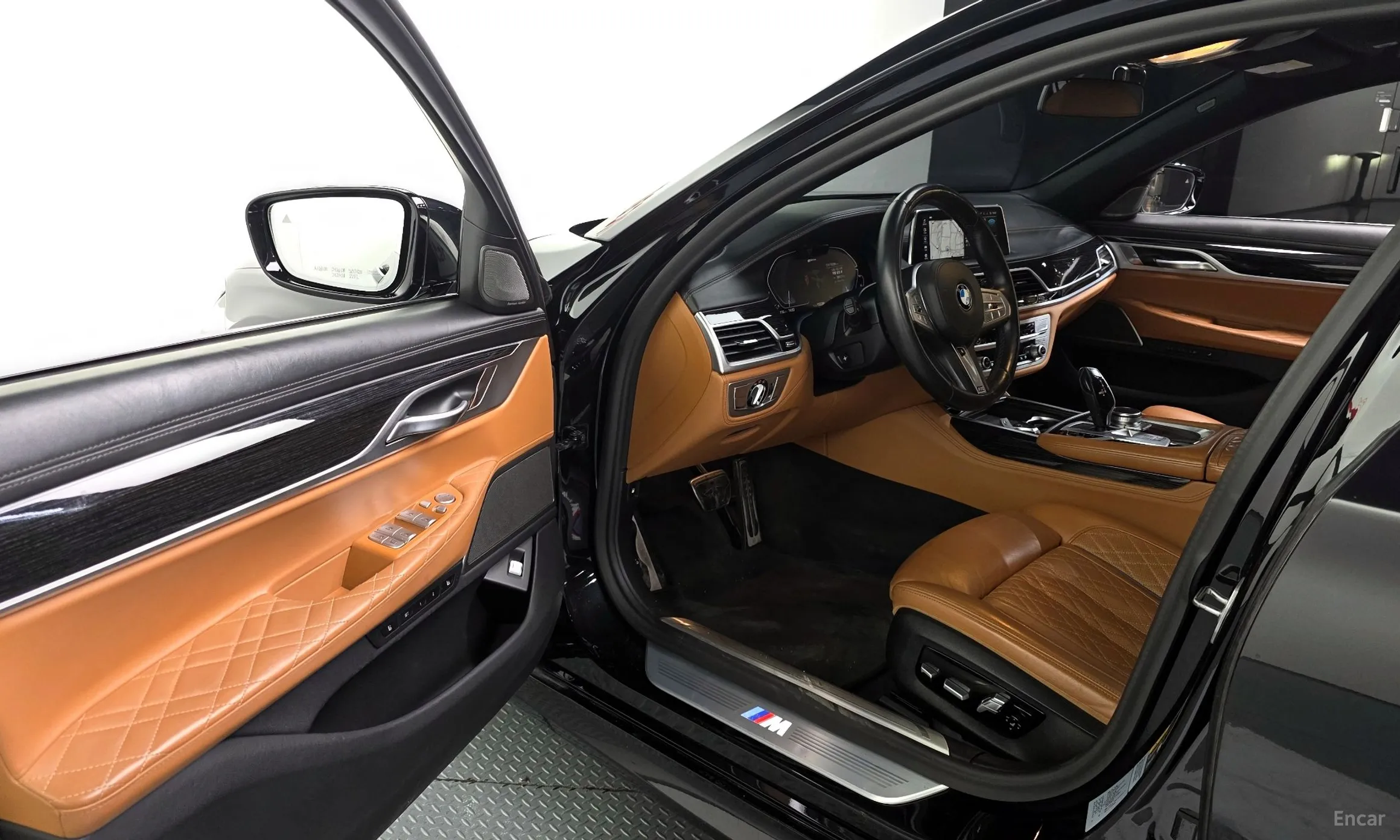 BMW 7 Series (G11) превью 10