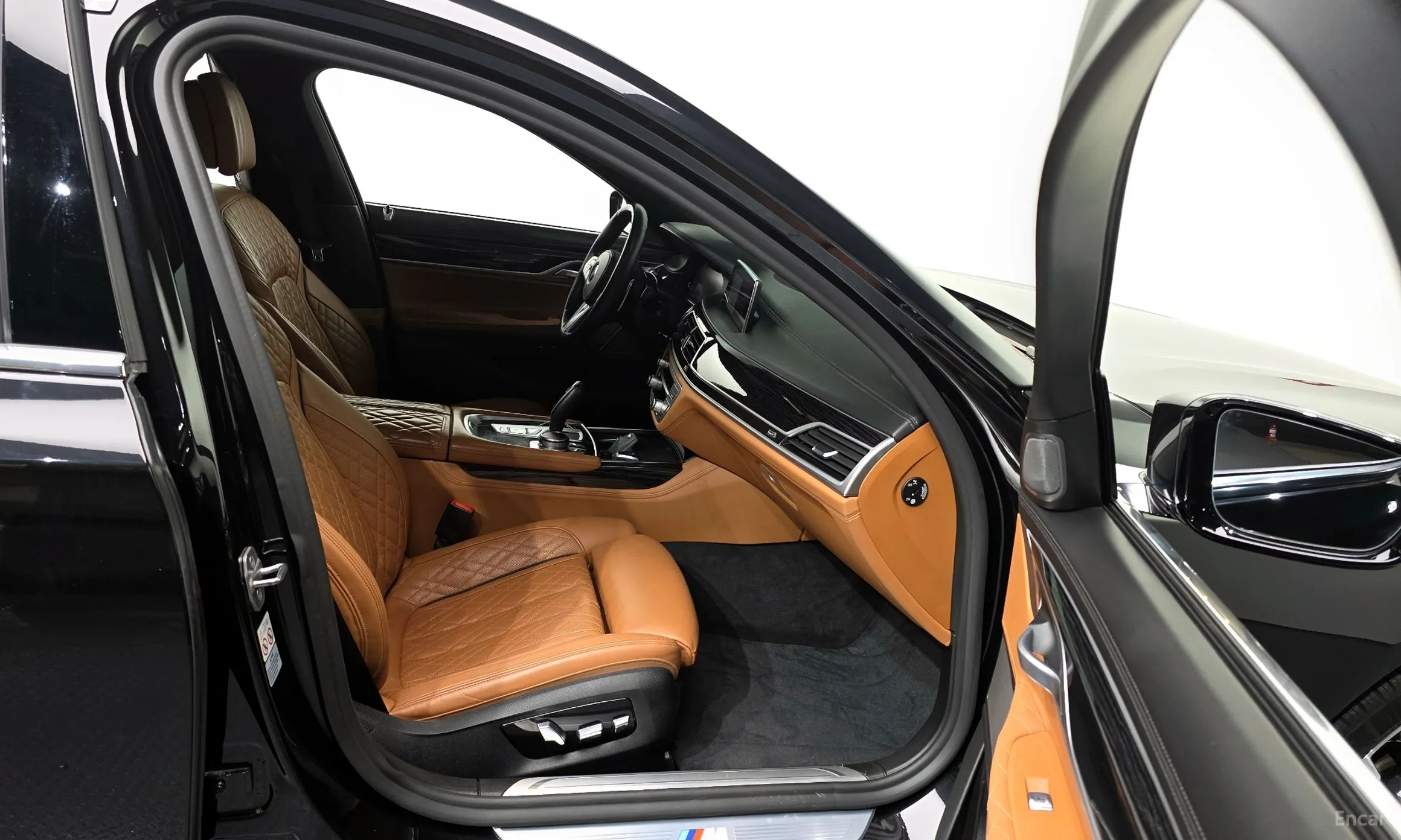 BMW 7 Series (G11) превью 11