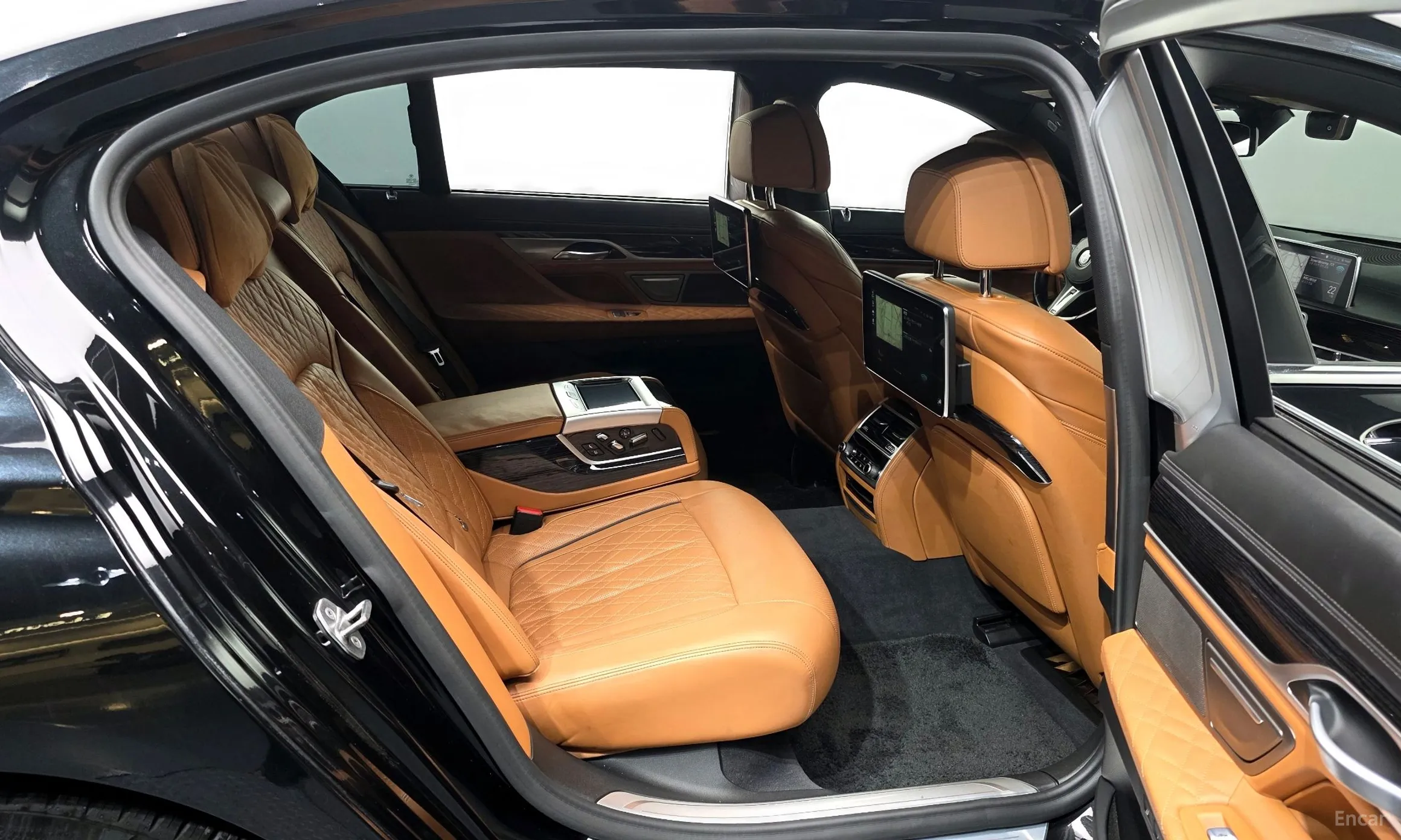 BMW 7 Series (G11) превью 12