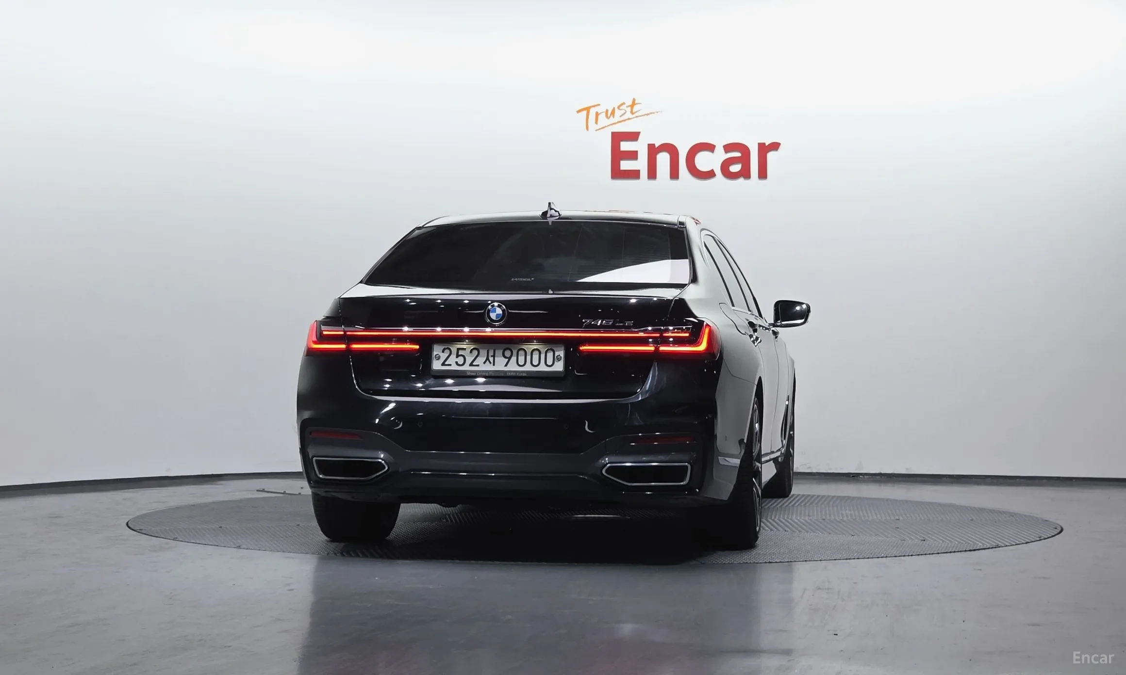 BMW 7 Series (G11) превью 4