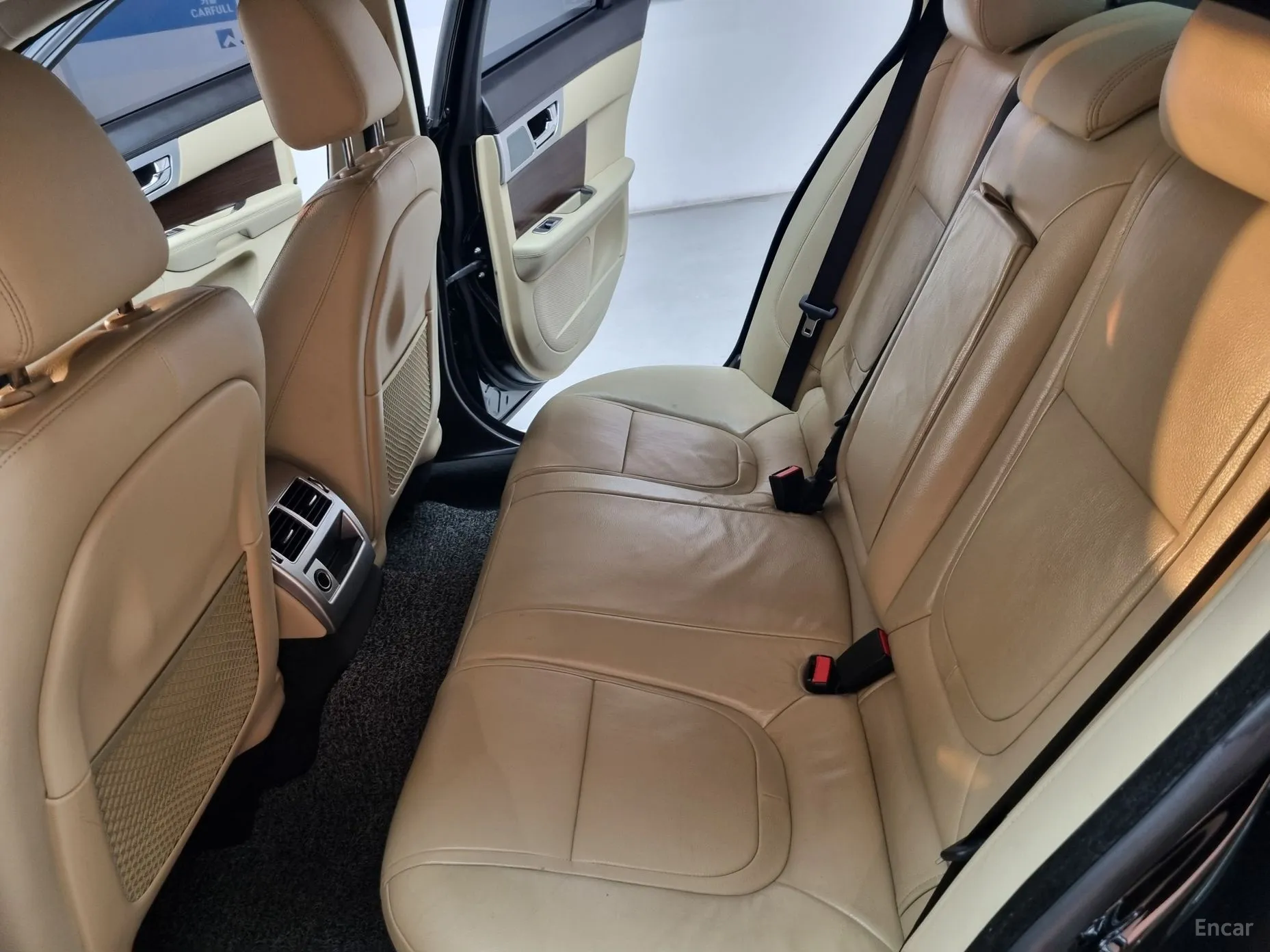 Jaguar New XF превью 11