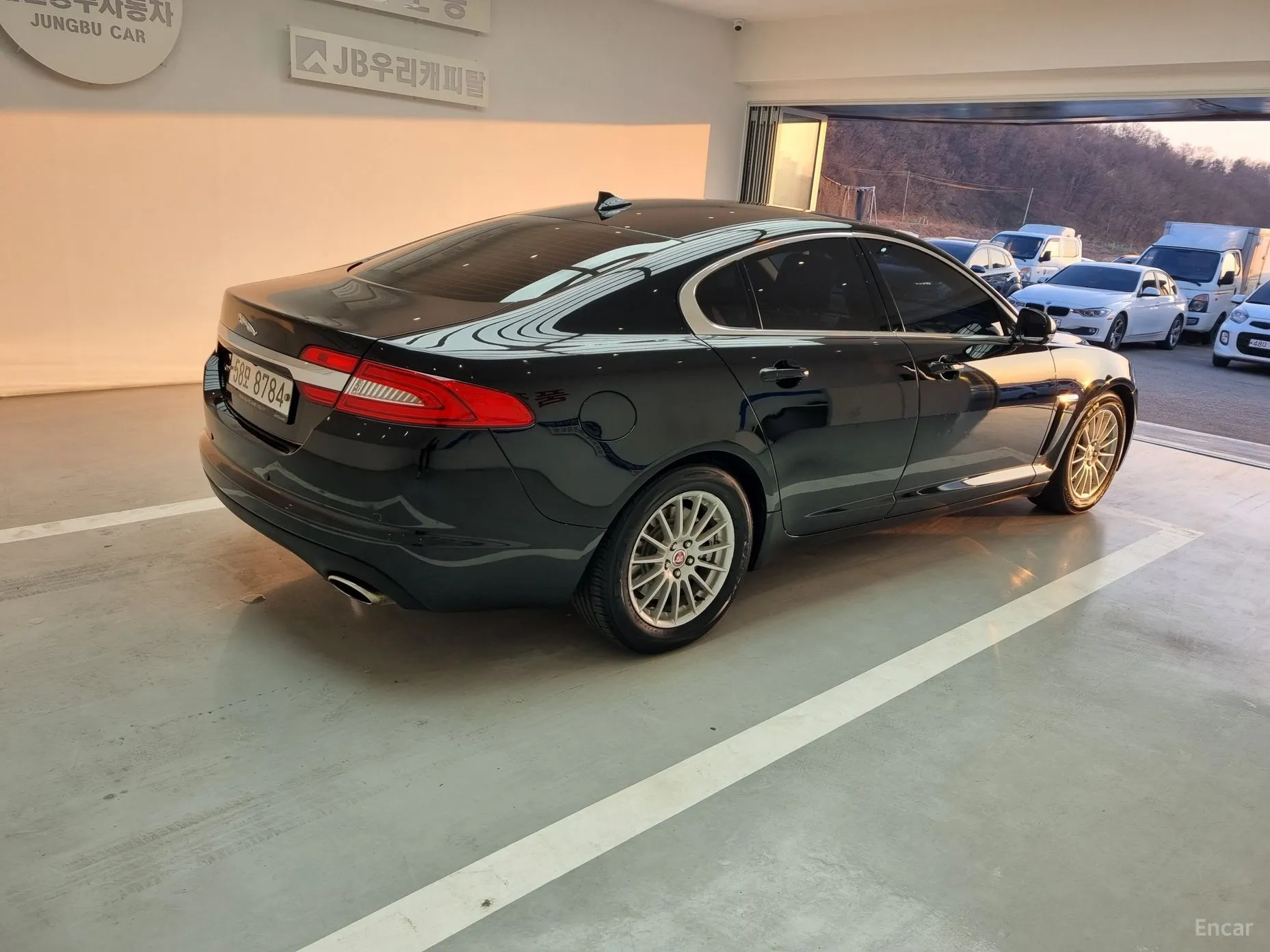 Jaguar New XF превью 16