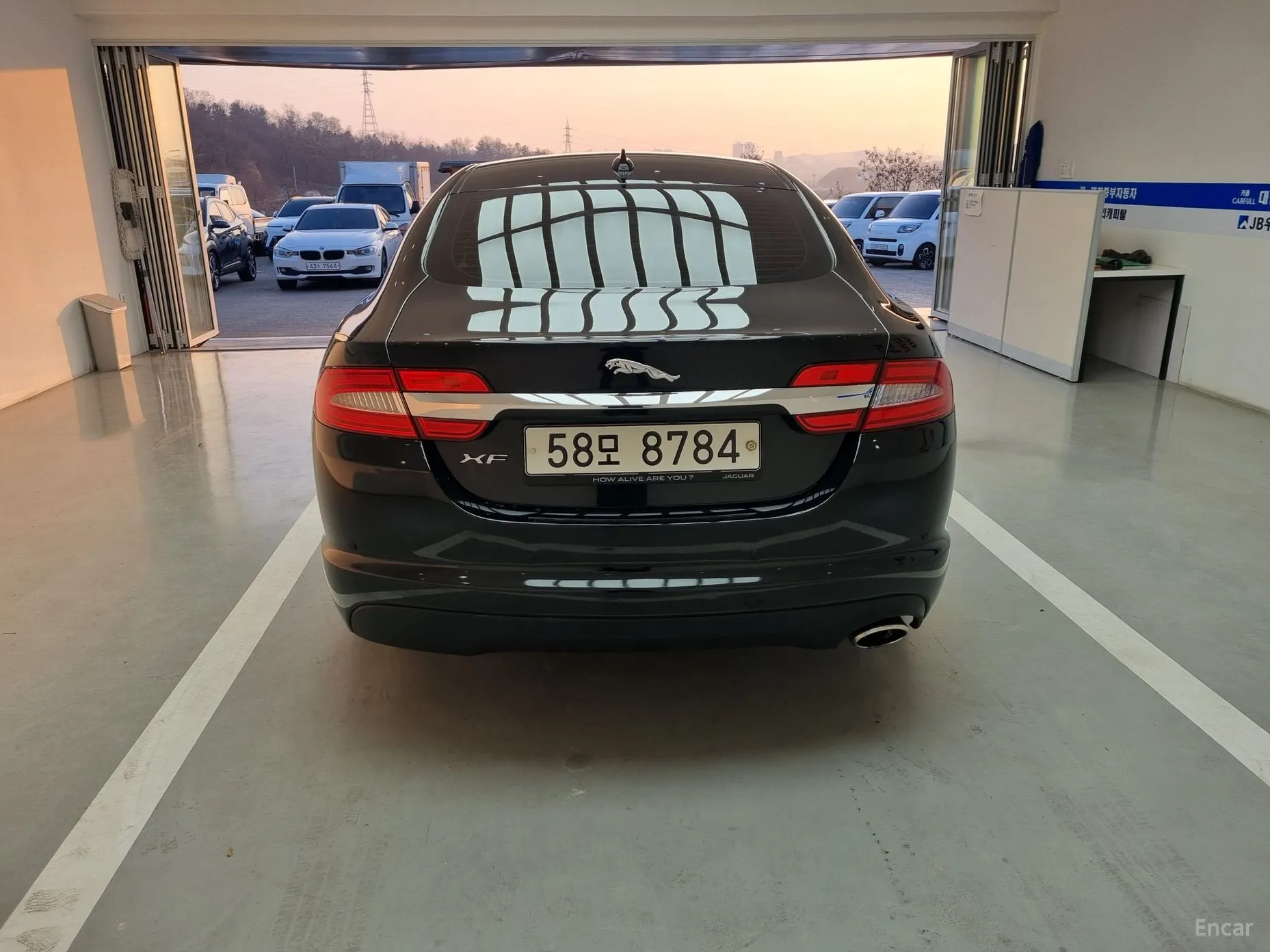 Jaguar New XF превью 4