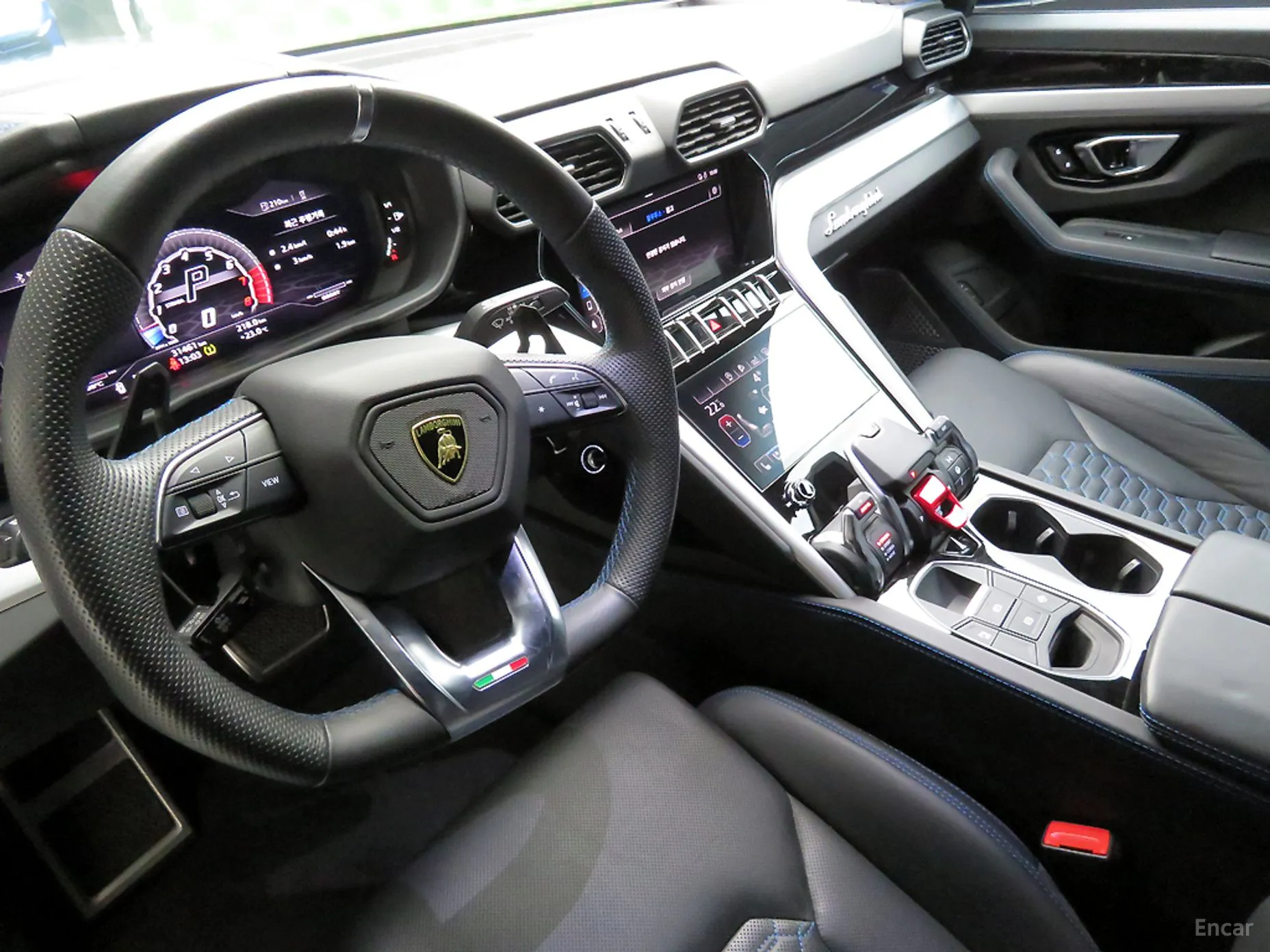Lamborghini Urus превью 11