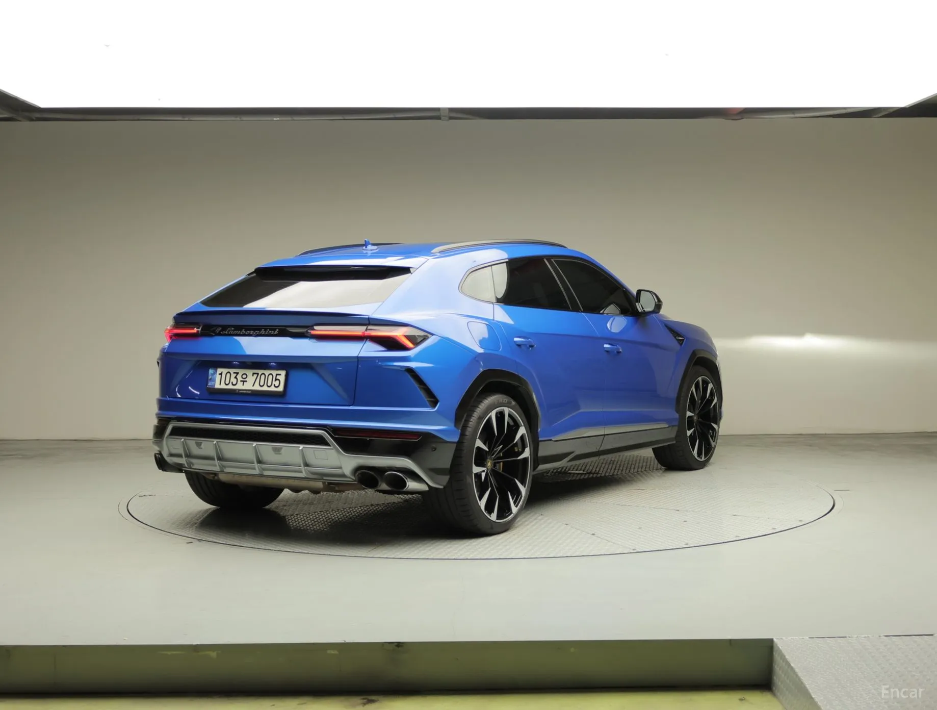 Lamborghini Urus превью 2
