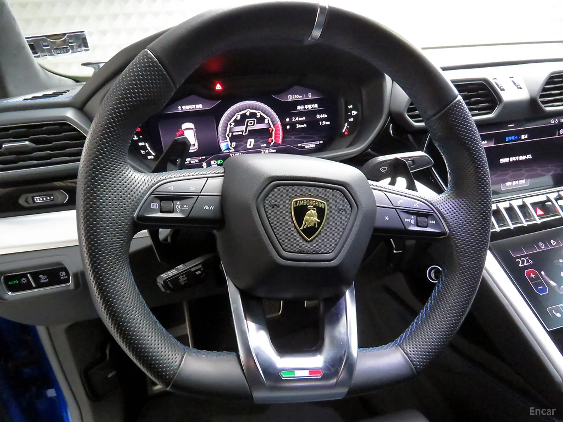 Lamborghini Urus превью 18