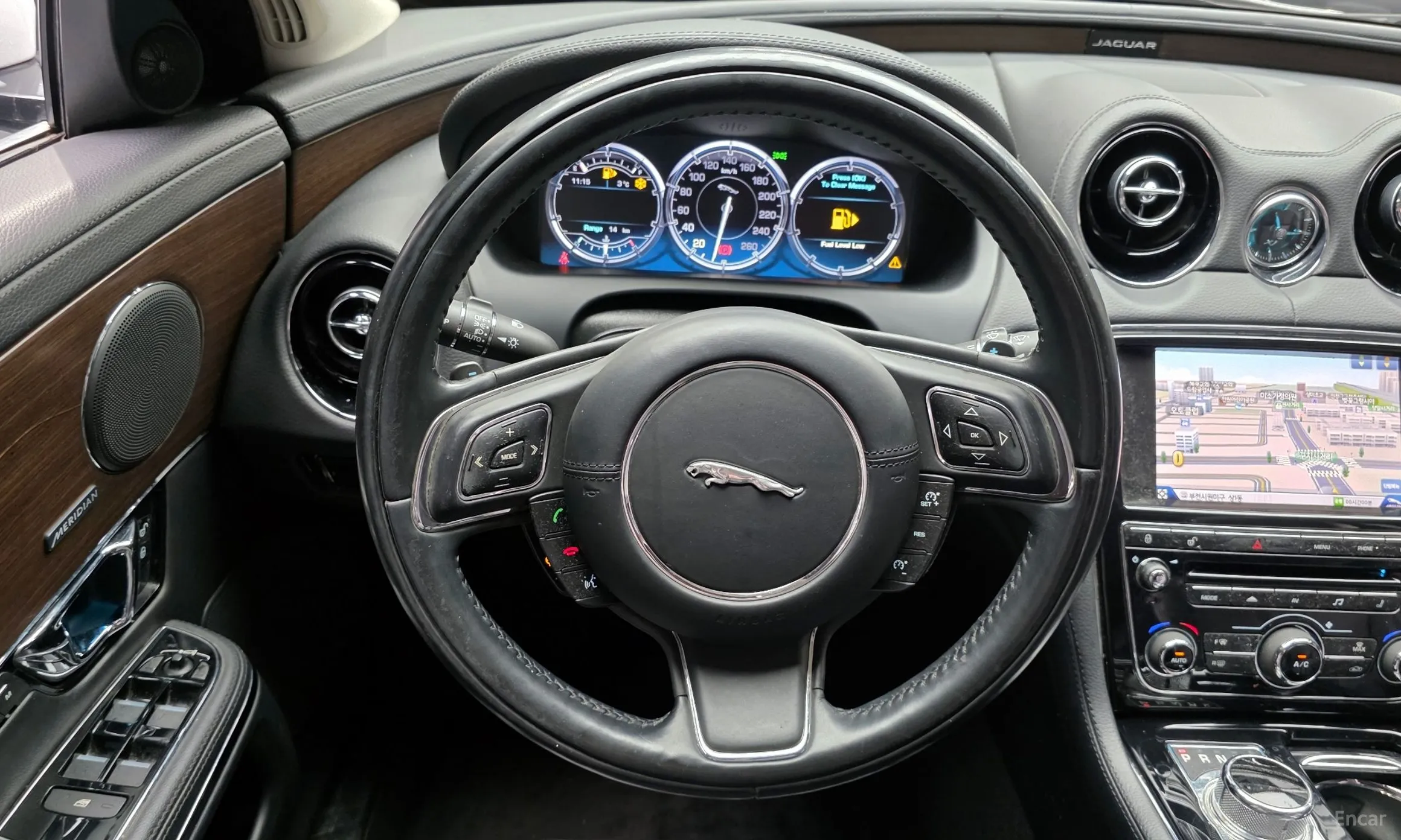 Jaguar All New XJ превью 13
