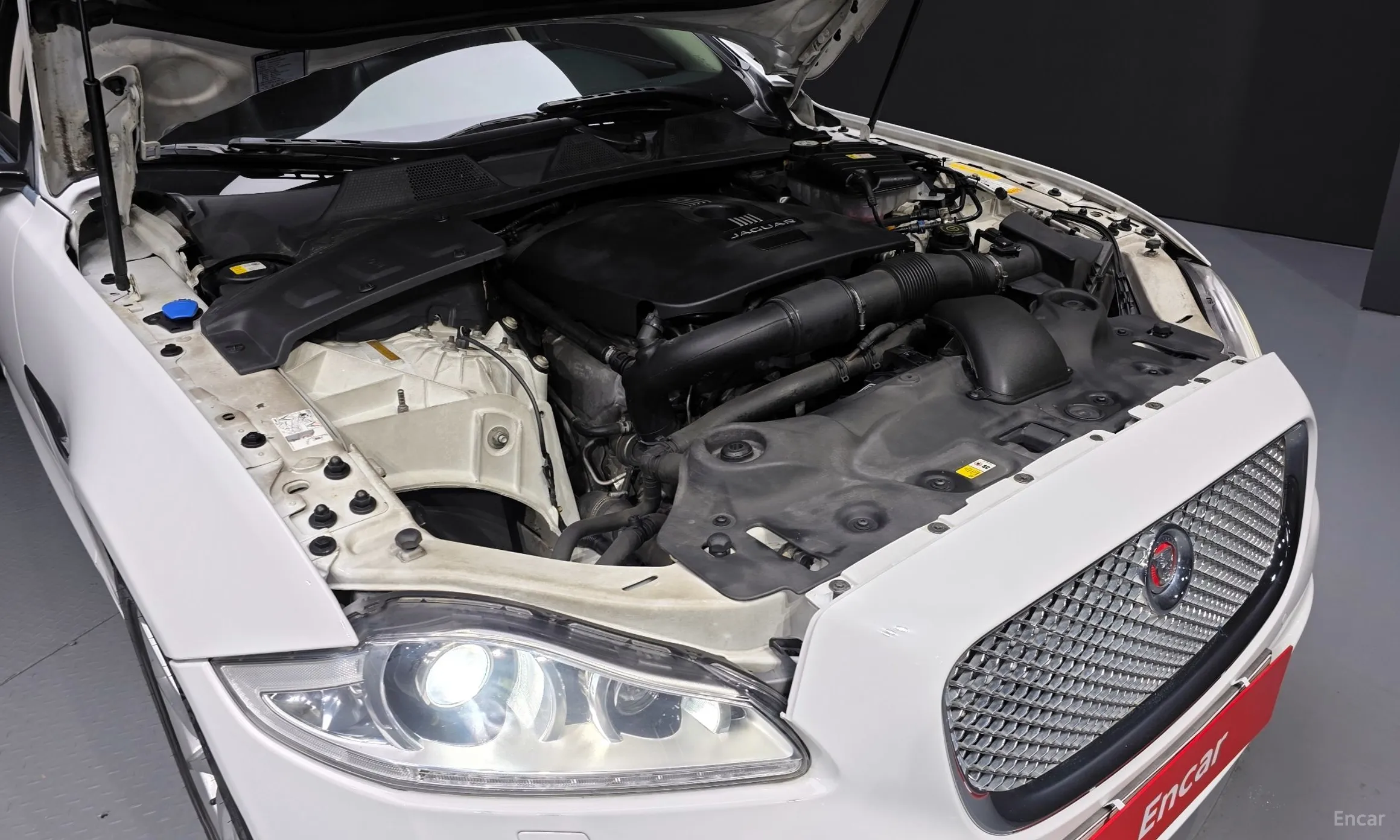 Jaguar All New XJ превью 6