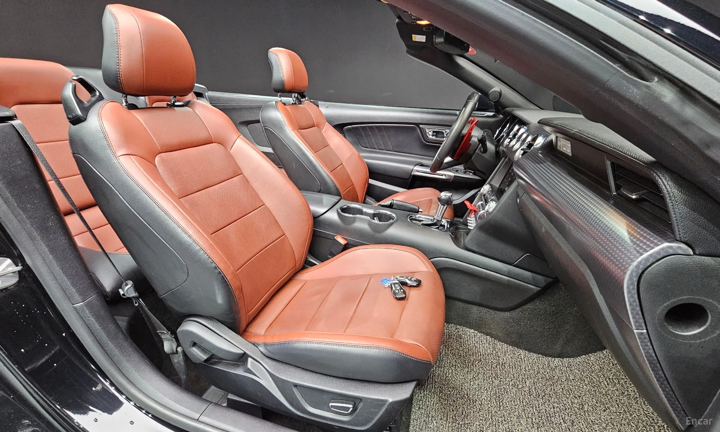 Ford Mustang превью 10