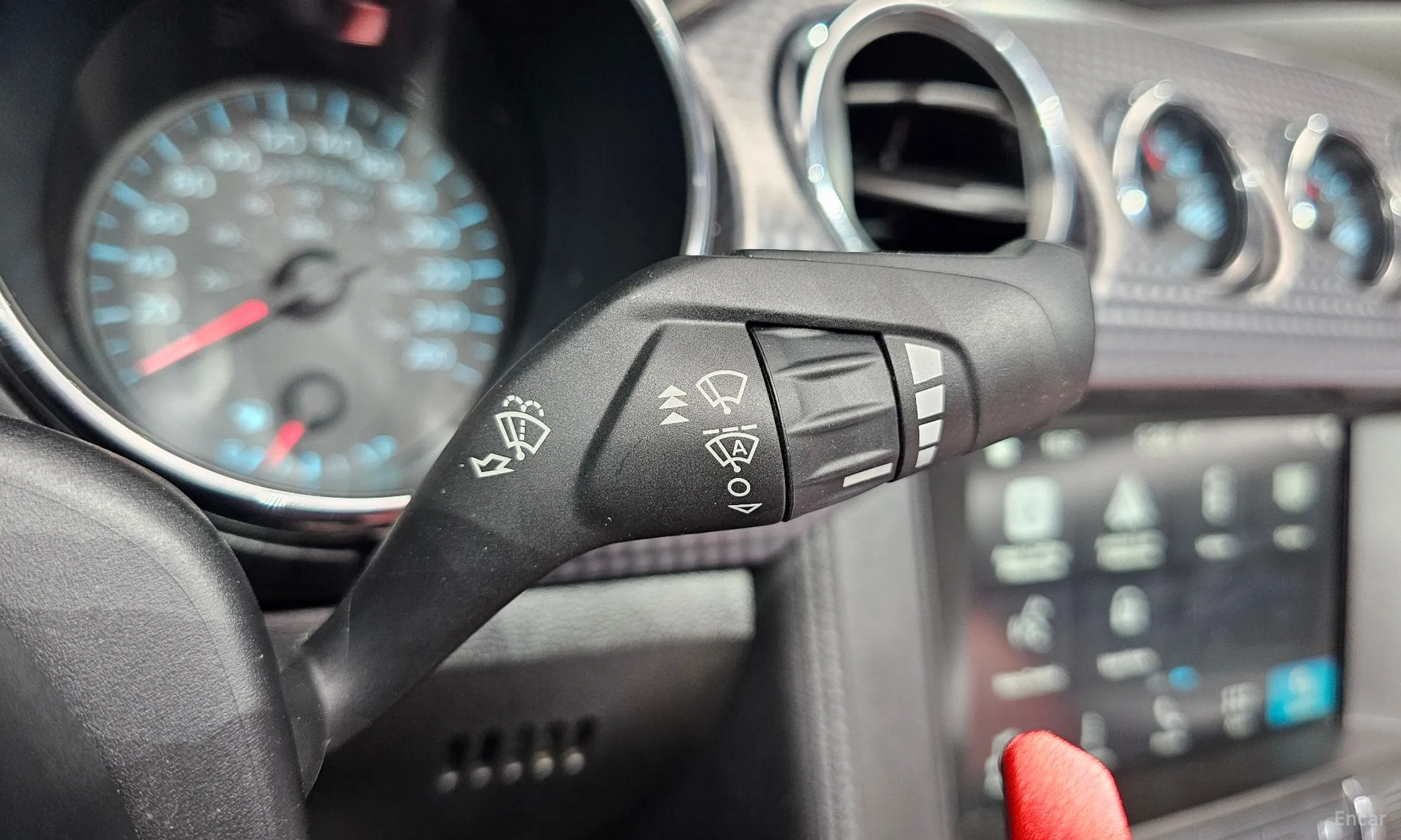Ford Mustang превью 14