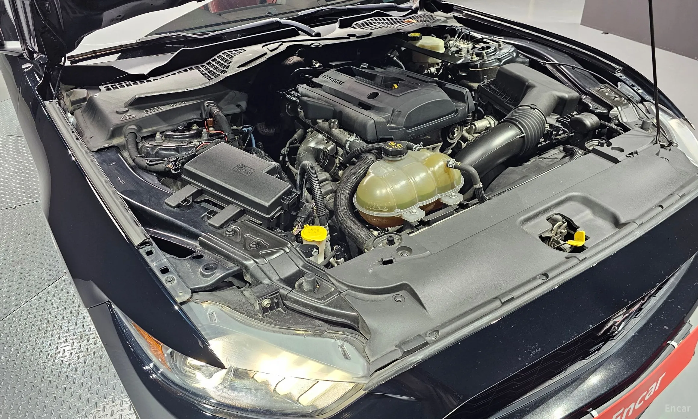 Ford Mustang превью 6