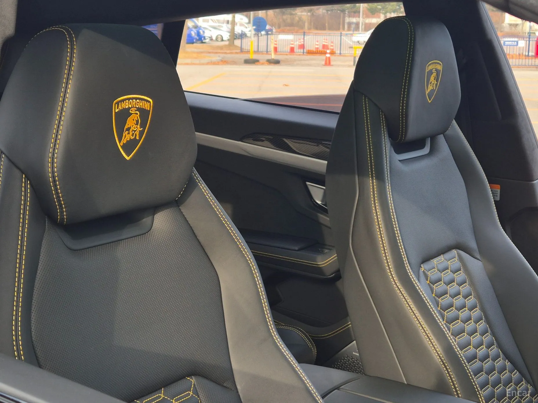 Lamborghini Urus превью 10