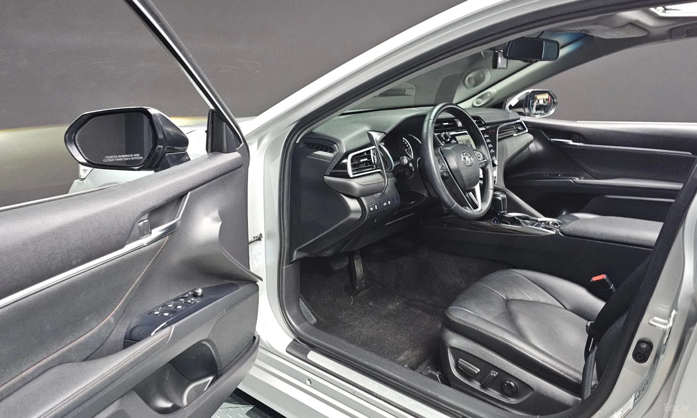 Toyota Camry (XV70) превью 11