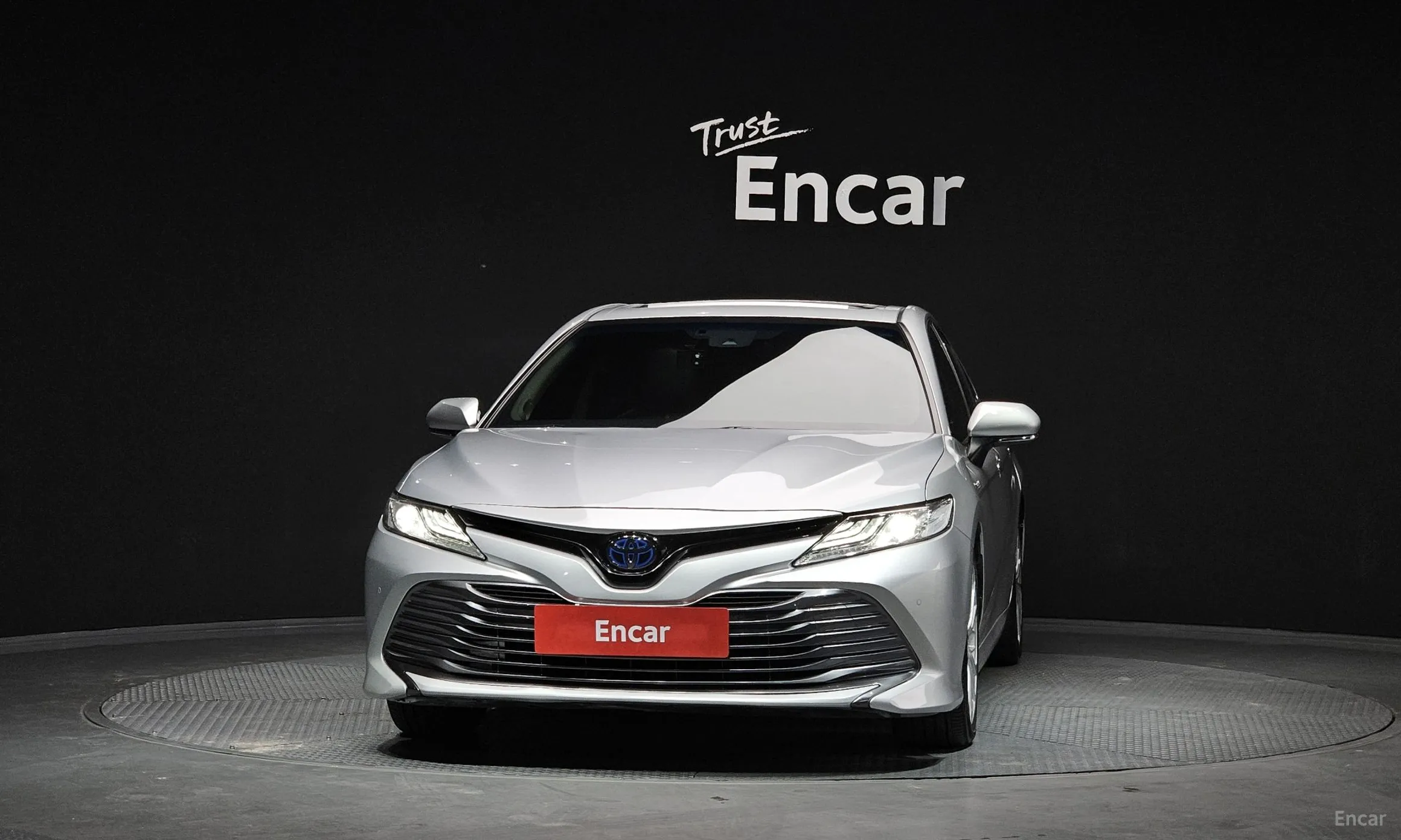 Toyota Camry (XV70) превью 3