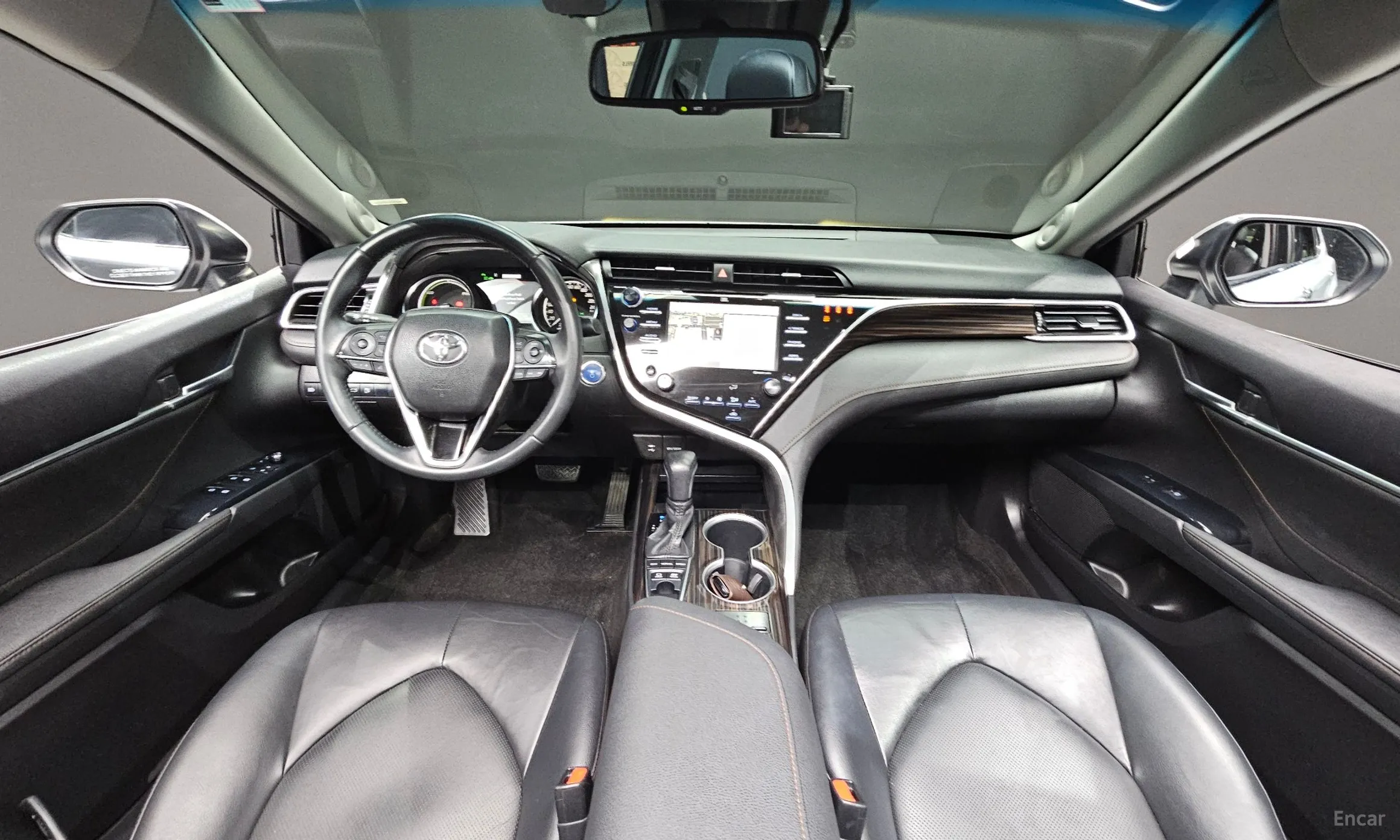 Toyota Camry (XV70) превью 7
