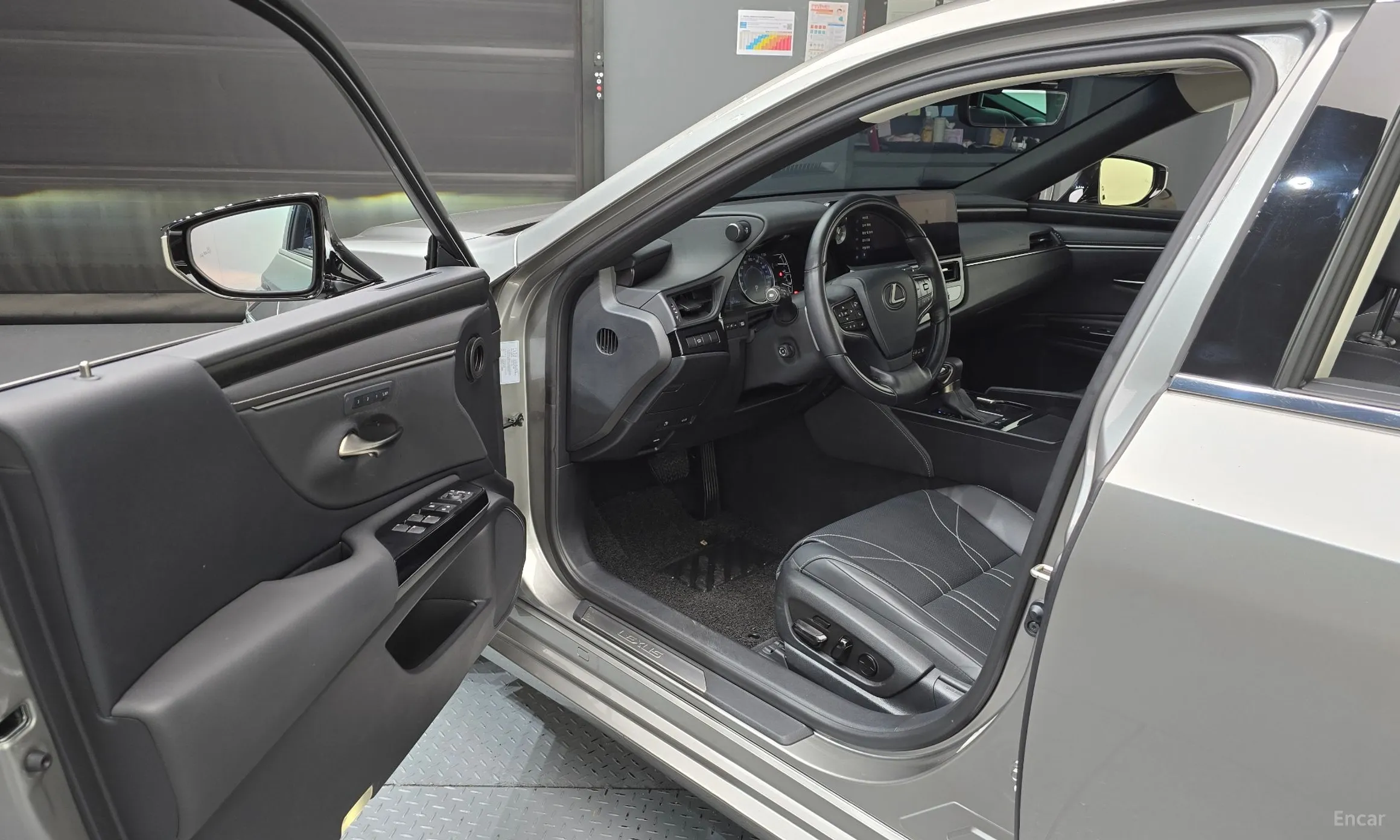 Lexus ES300h 7th Generation превью 10