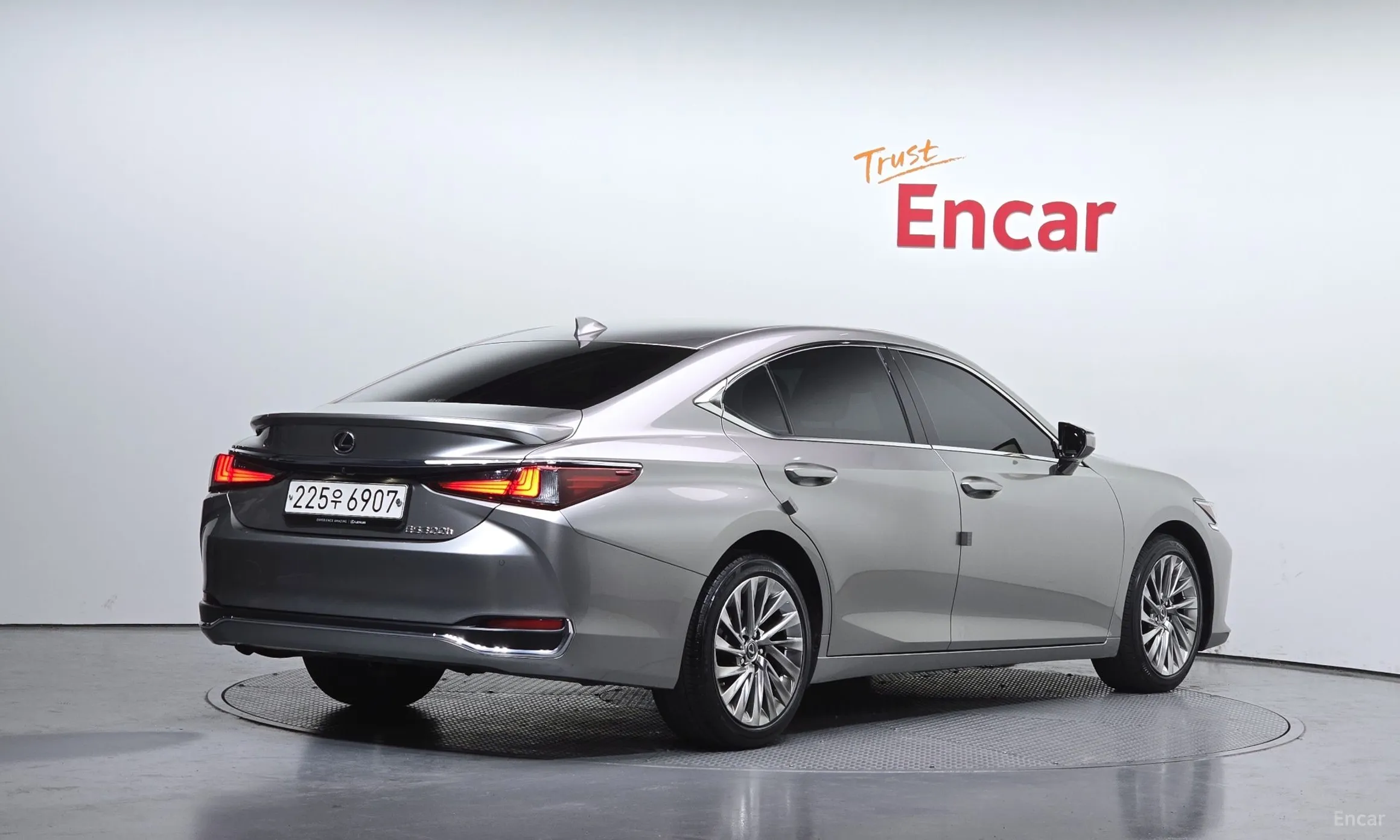 Lexus ES300h 7th Generation