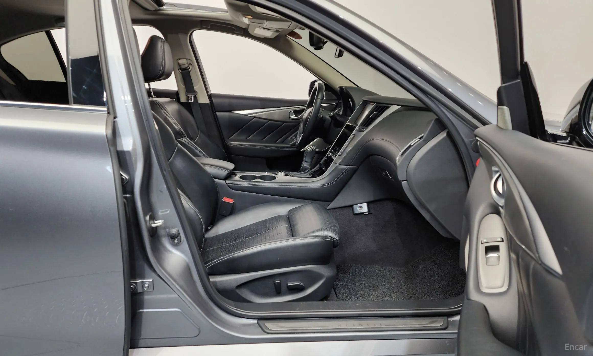 Infiniti Q50 превью 11