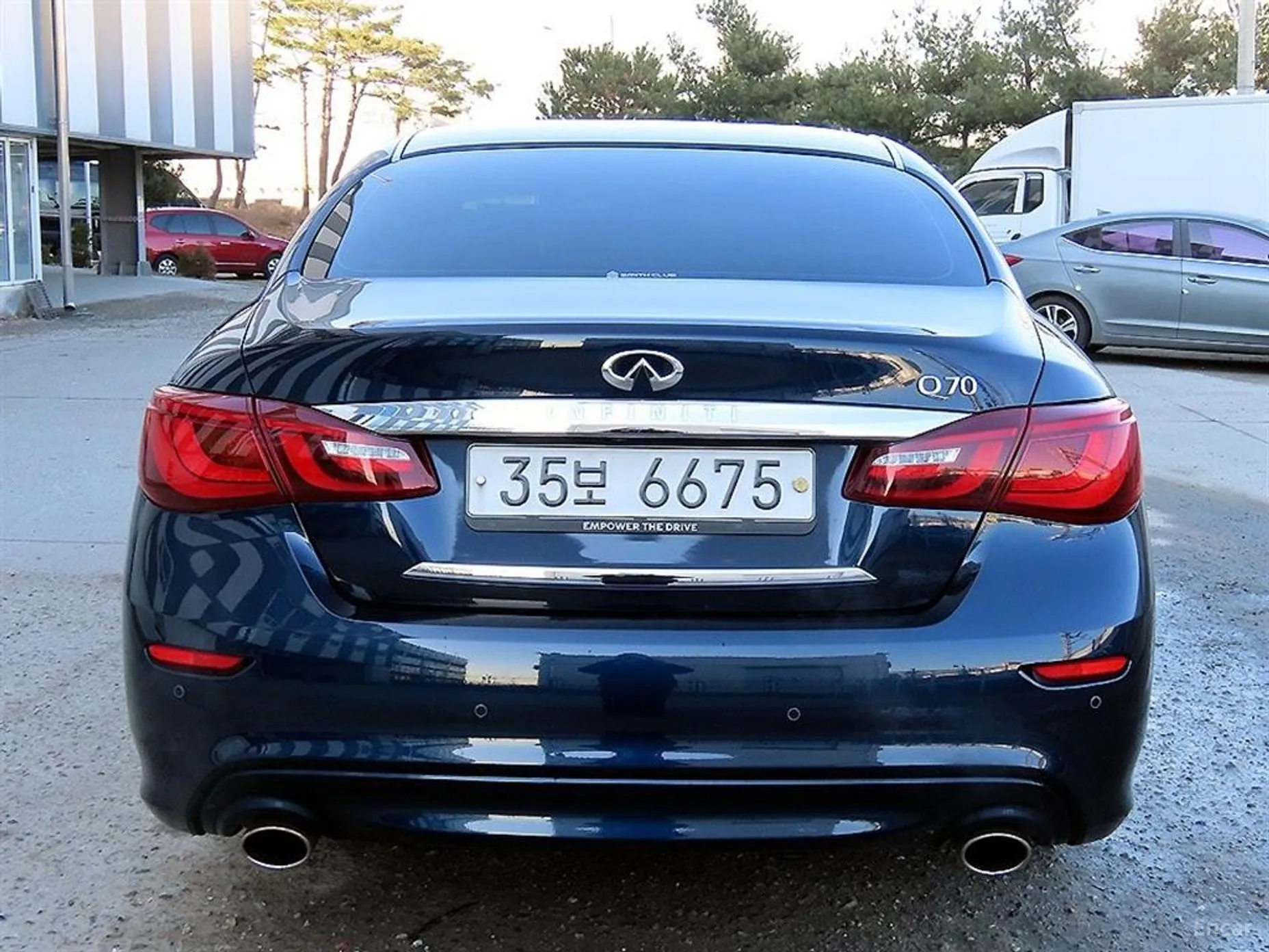 Infiniti Q70 превью 4
