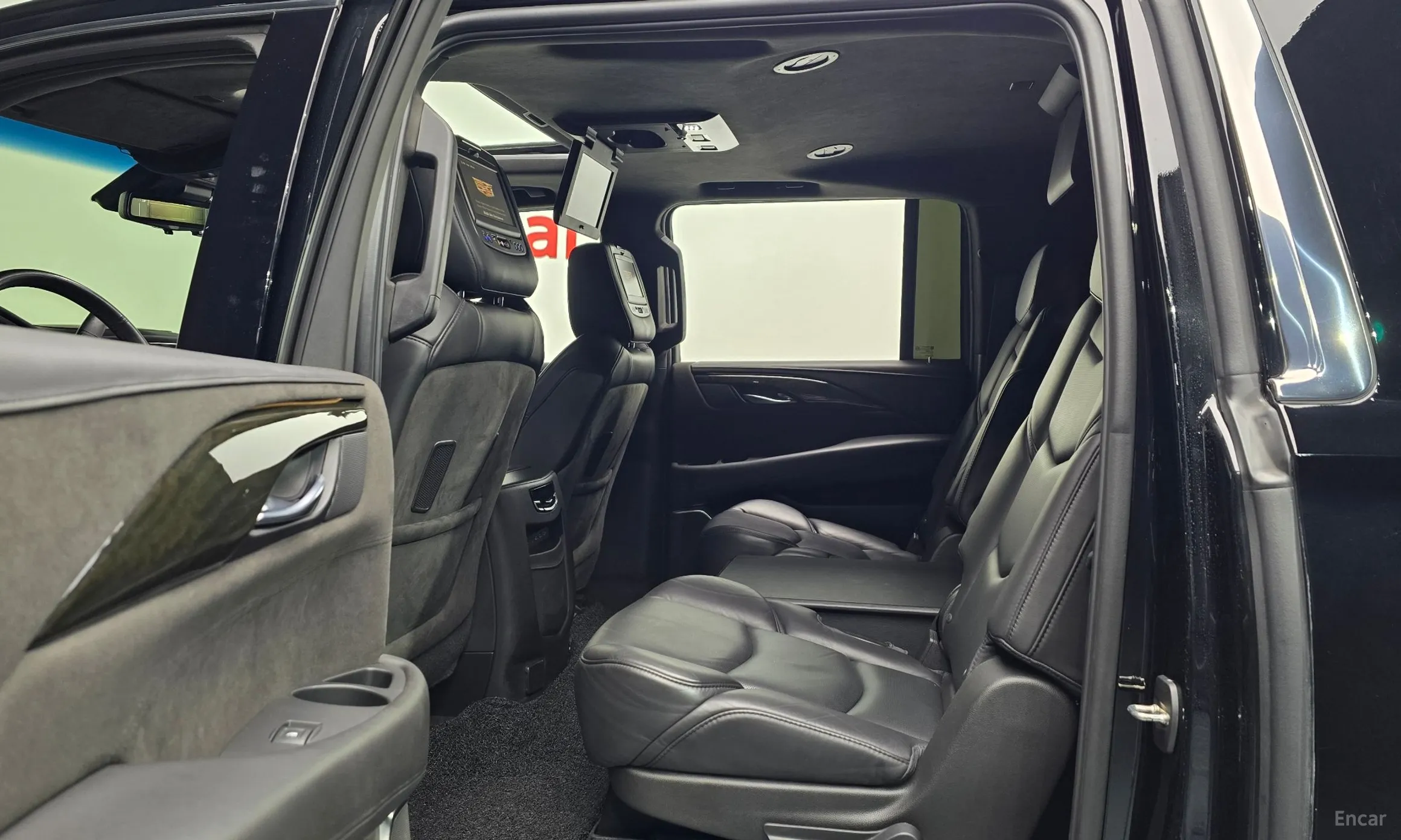 Cadillac Escalade превью 12