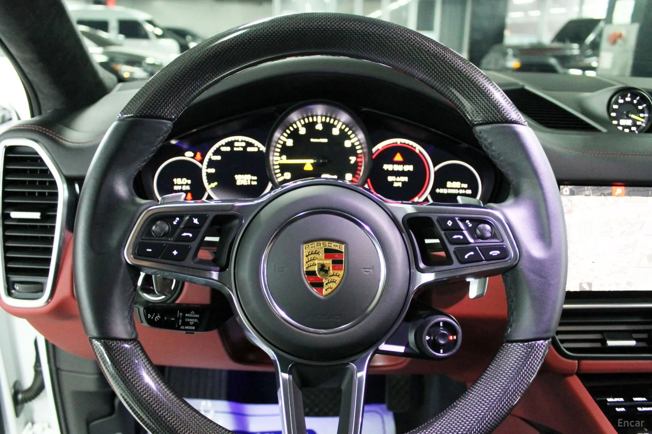 Porsche Cayenne (PO536) превью 12