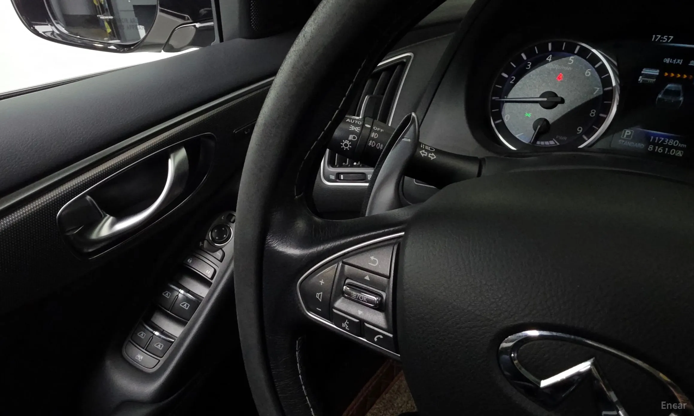Infiniti Q50 превью 18