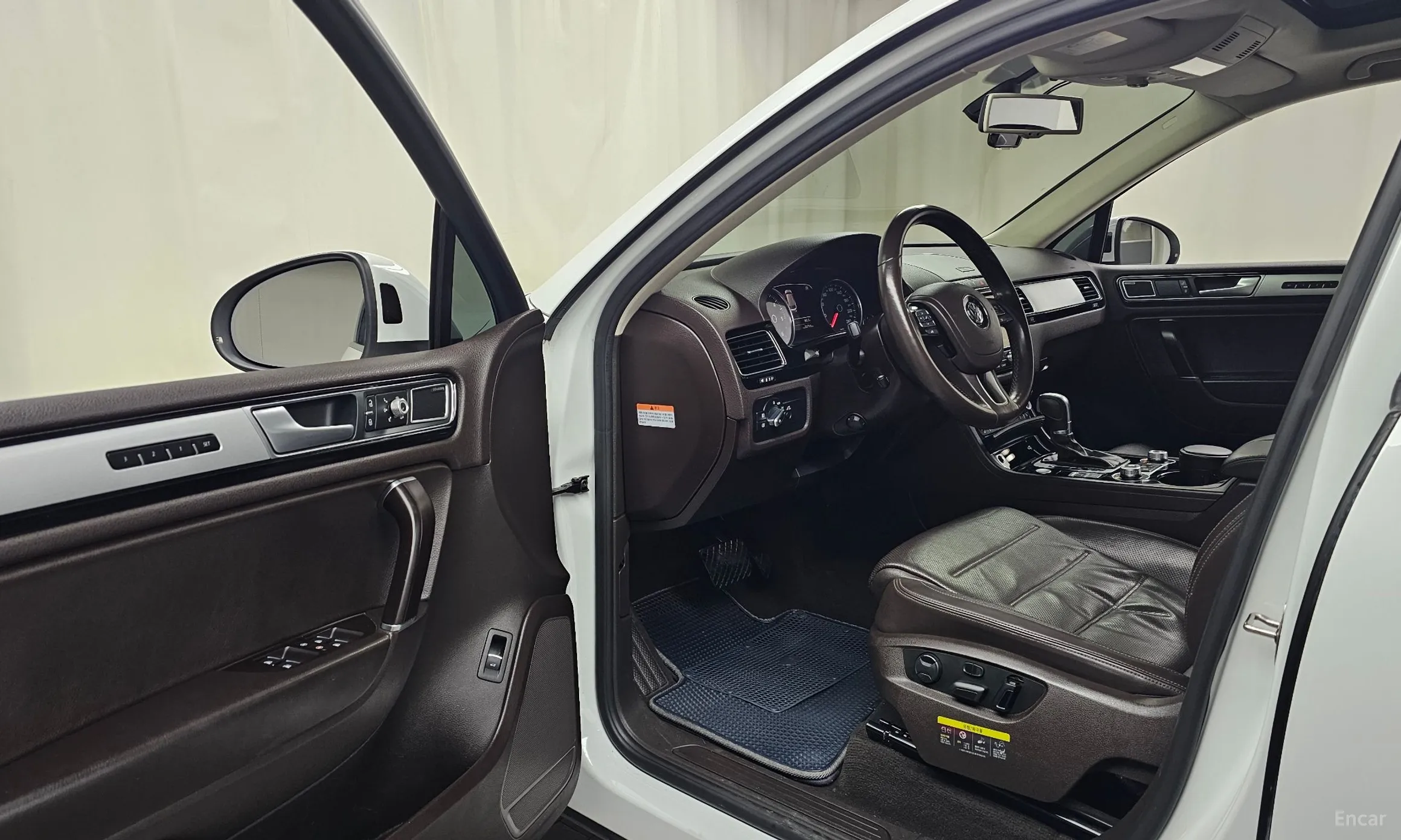 Volkswagen New Touareg превью 10