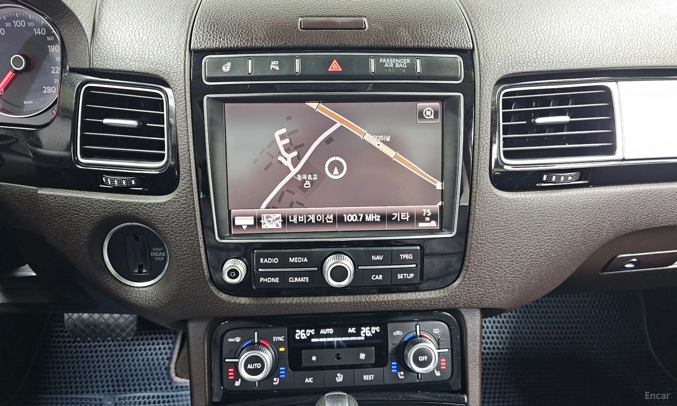 Volkswagen New Touareg превью 14