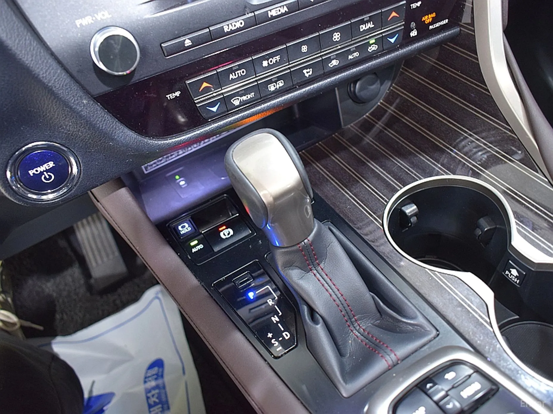 Lexus RX450h Gen 4 превью 17