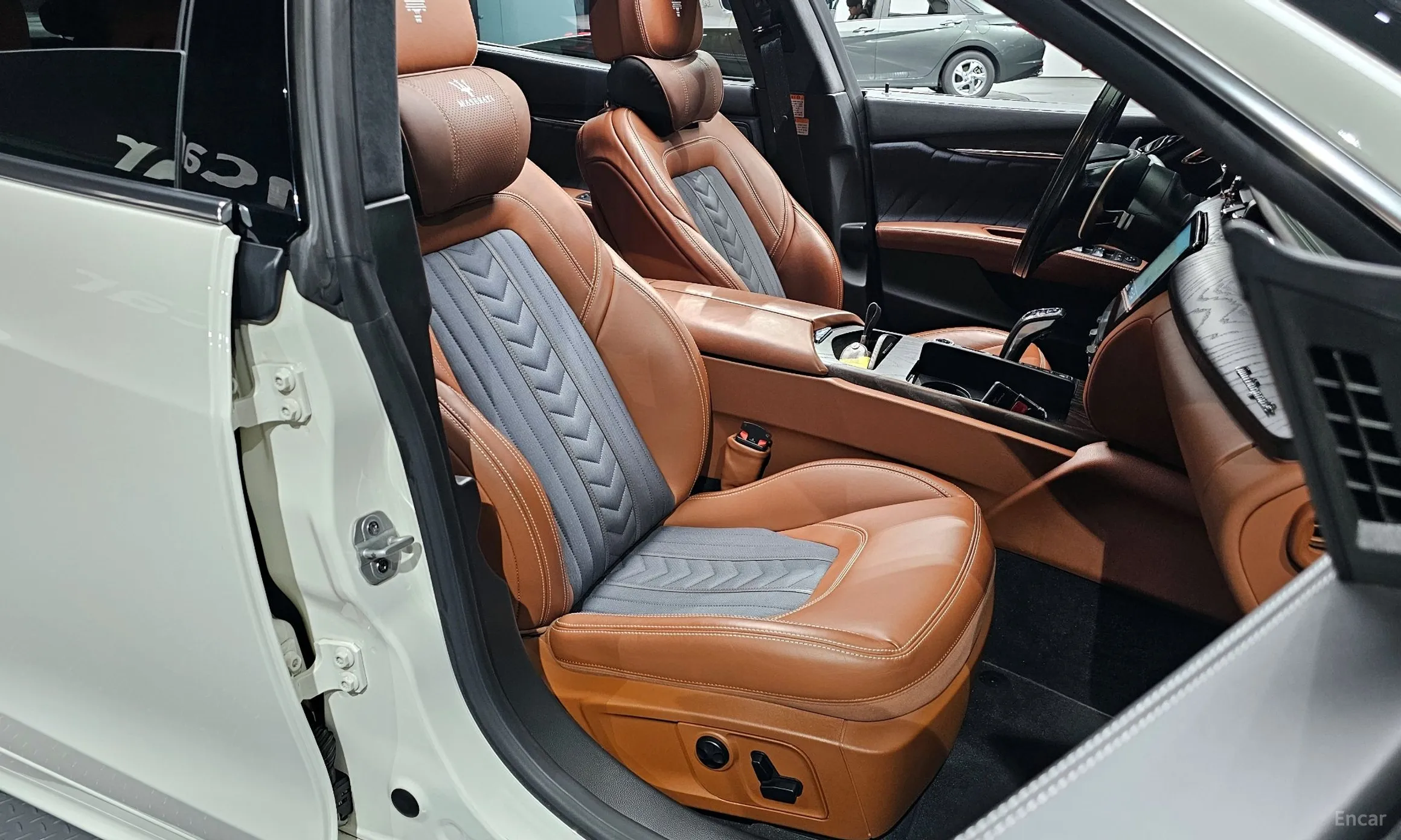 Maserati Quattroporte превью 10