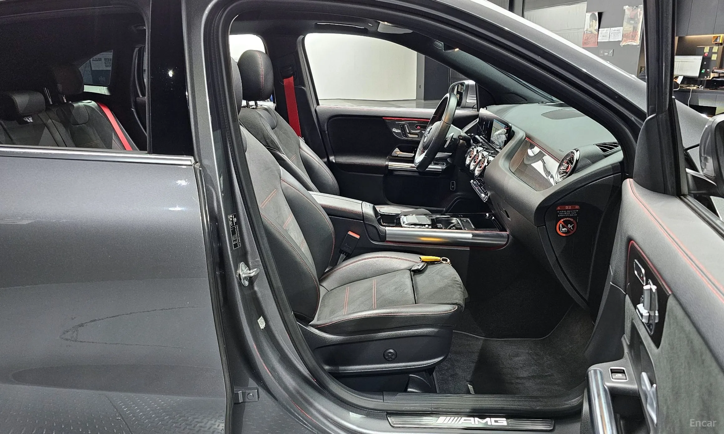 Mercedes Benz GLA-Class H247 превью 10