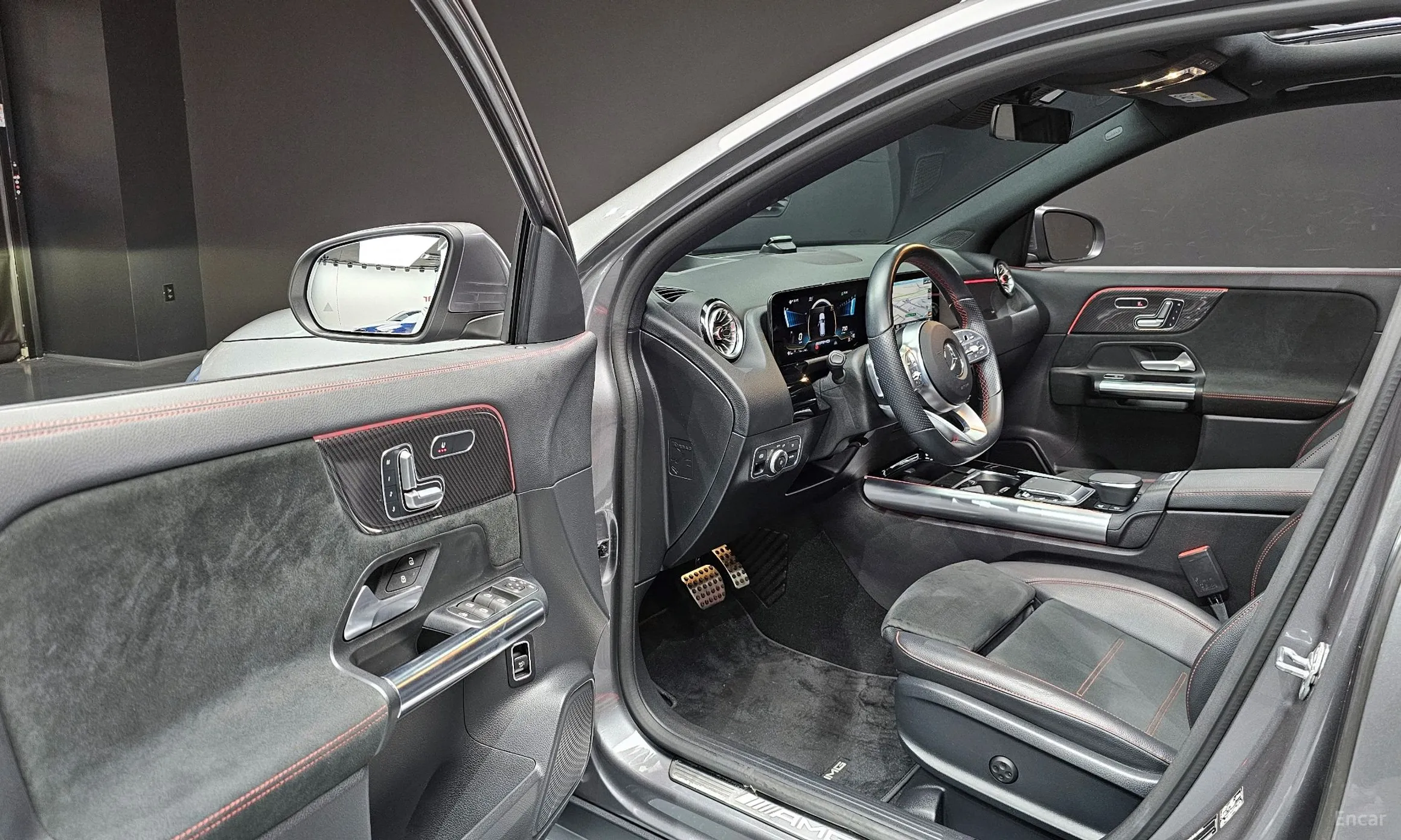 Mercedes Benz GLA-Class H247 превью 11