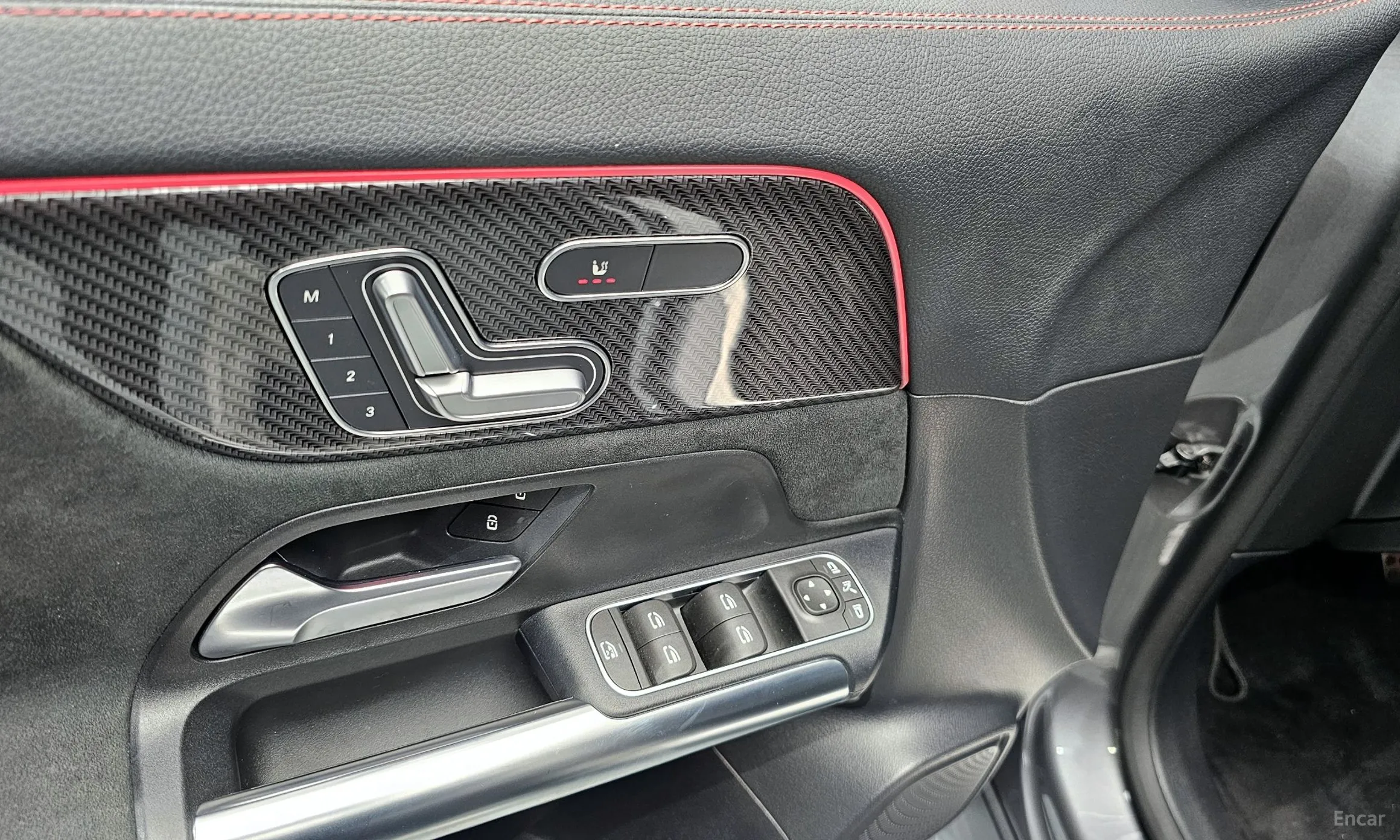 Mercedes Benz GLA-Class H247 превью 17