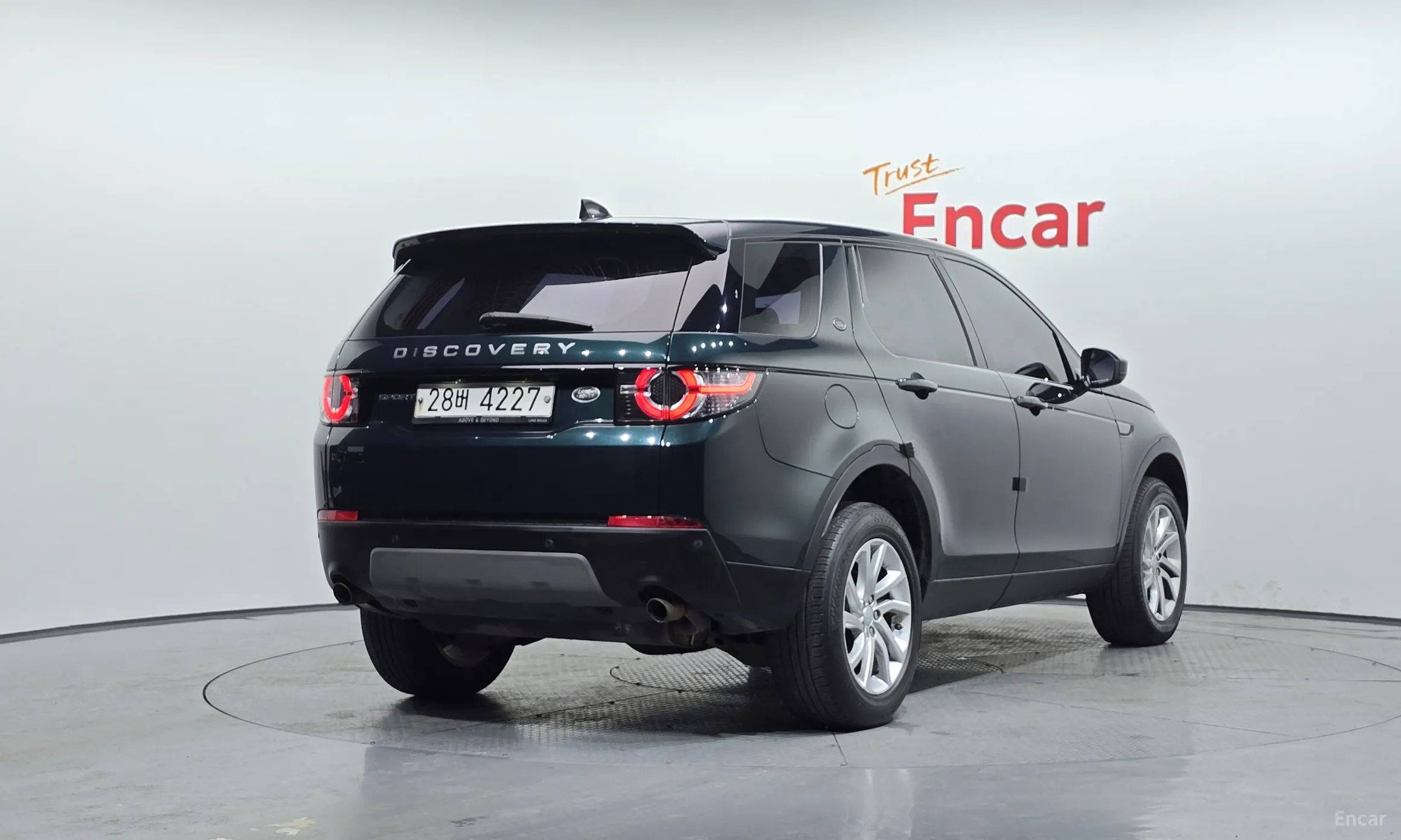 Land Rover Discovery Sports превью 2